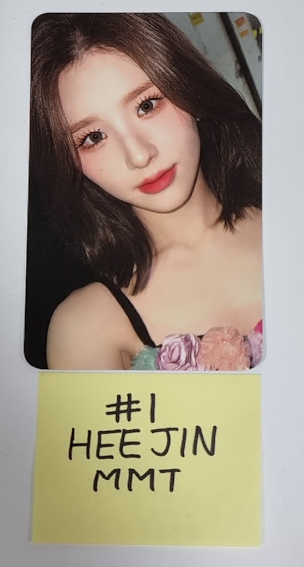 LOONA "LOONATHEWORLD" IN SEOUL Photobook - MMT Event Photocard [Random Outfit ver]