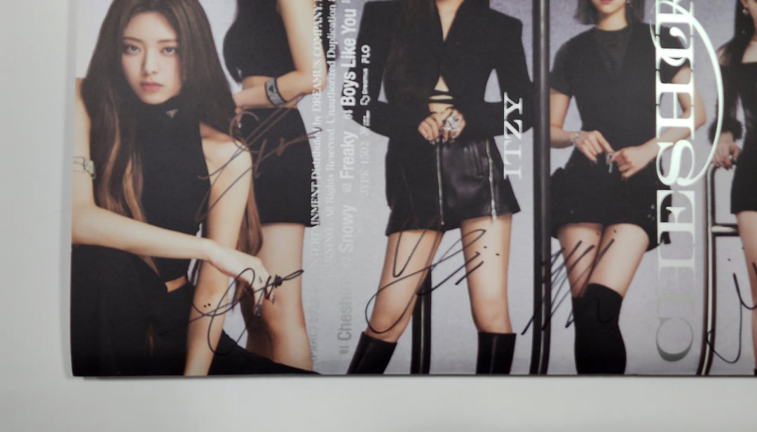 ITZY 'CHESHIRE' - Hand Autographed(Signed) Promo Album