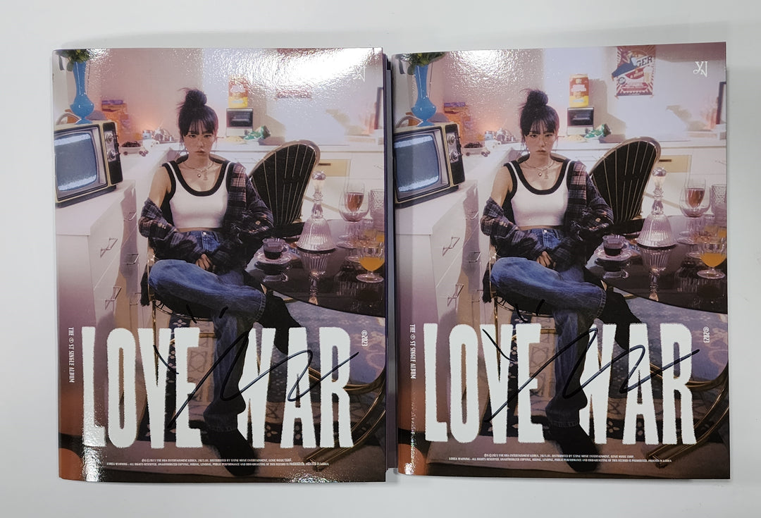 YENA "Love War" - Hand Autographed(Signed) Album