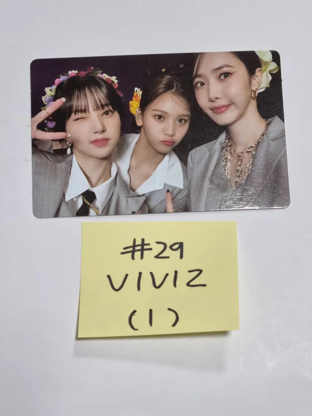 VIVIZ 'VarioUS' - Official Photocard, Folding Photocard