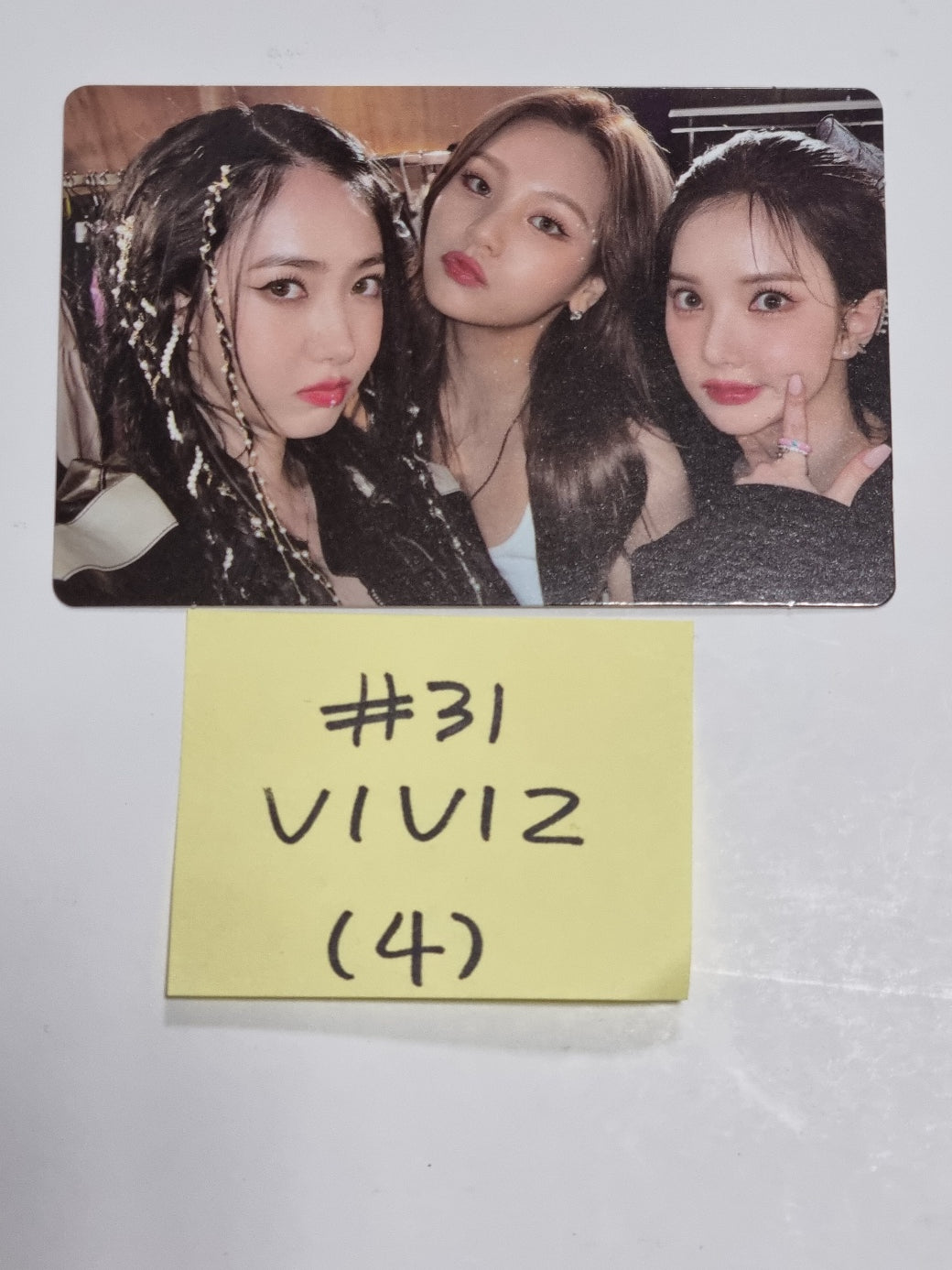 VIVIZ 'VarioUS' - Official Photocard, Folding Photocard