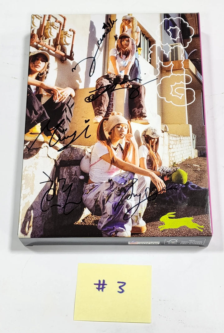 New Jeans ‘OMG’ - Hand Autogrpahed(Signed) Promo Album - HALLYUSUPERSTORE