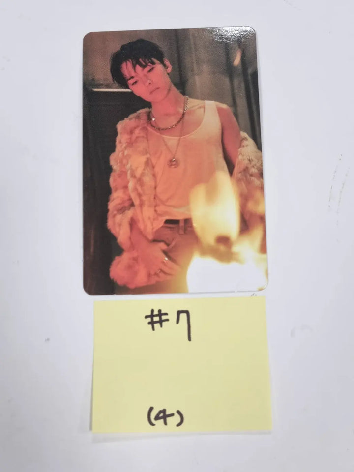 Vernon (Of SEVENTEEN) 'BLACK EYE'- Weverse Shop Official Trading Photocard - HALLYUSUPERSTORE