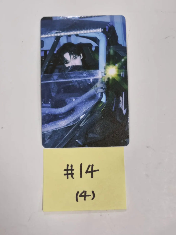 Vernon (Of SEVENTEEN) 'BLACK EYE'- Weverse Shop Official Trading Photocard - HALLYUSUPERSTORE