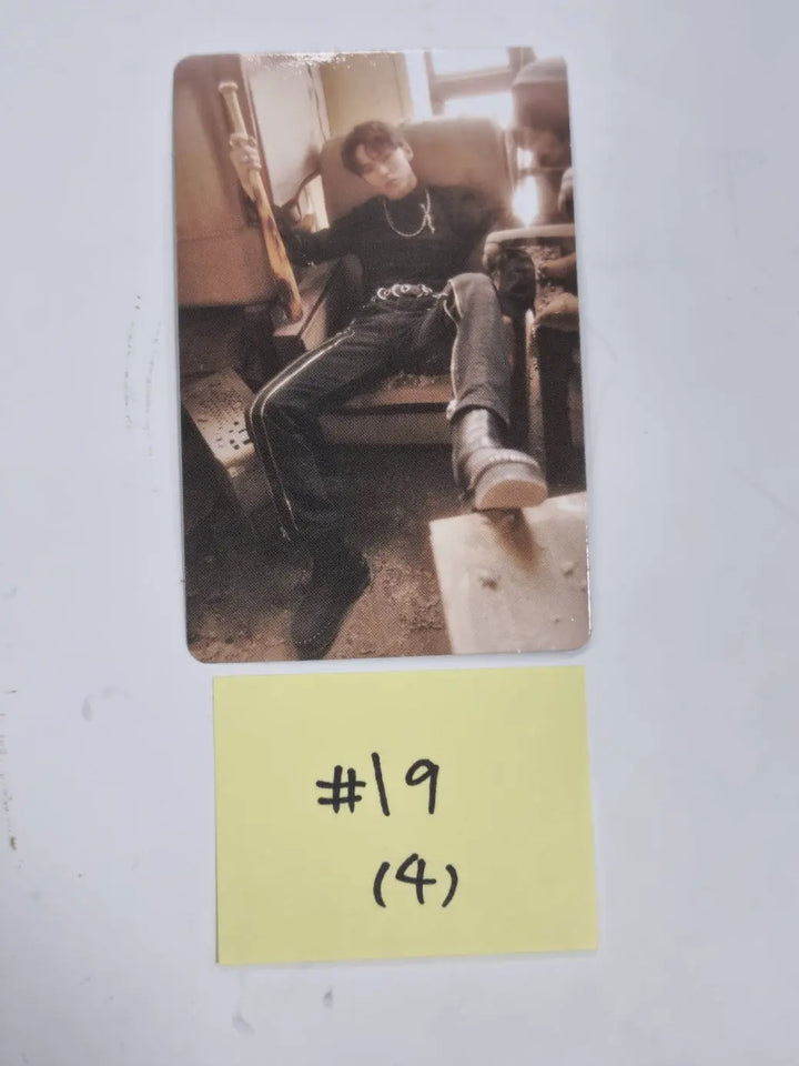 Vernon (Of SEVENTEEN) 'BLACK EYE'- Weverse Shop Official Trading Photocard - HALLYUSUPERSTORE