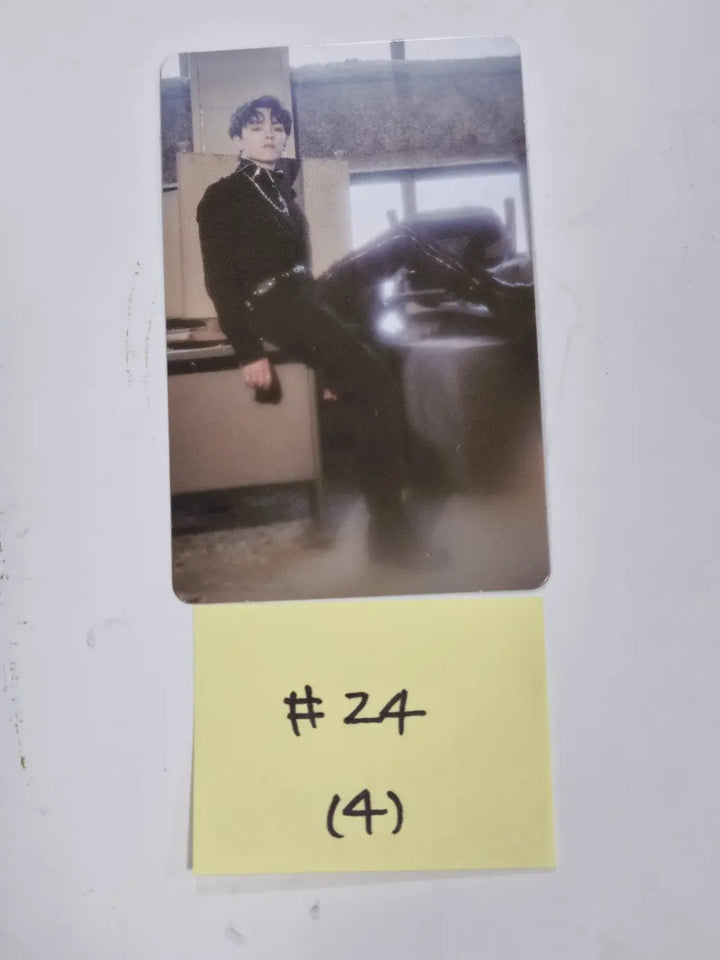 Vernon (Of SEVENTEEN) 'BLACK EYE'- Weverse Shop Official Trading Photocard - HALLYUSUPERSTORE