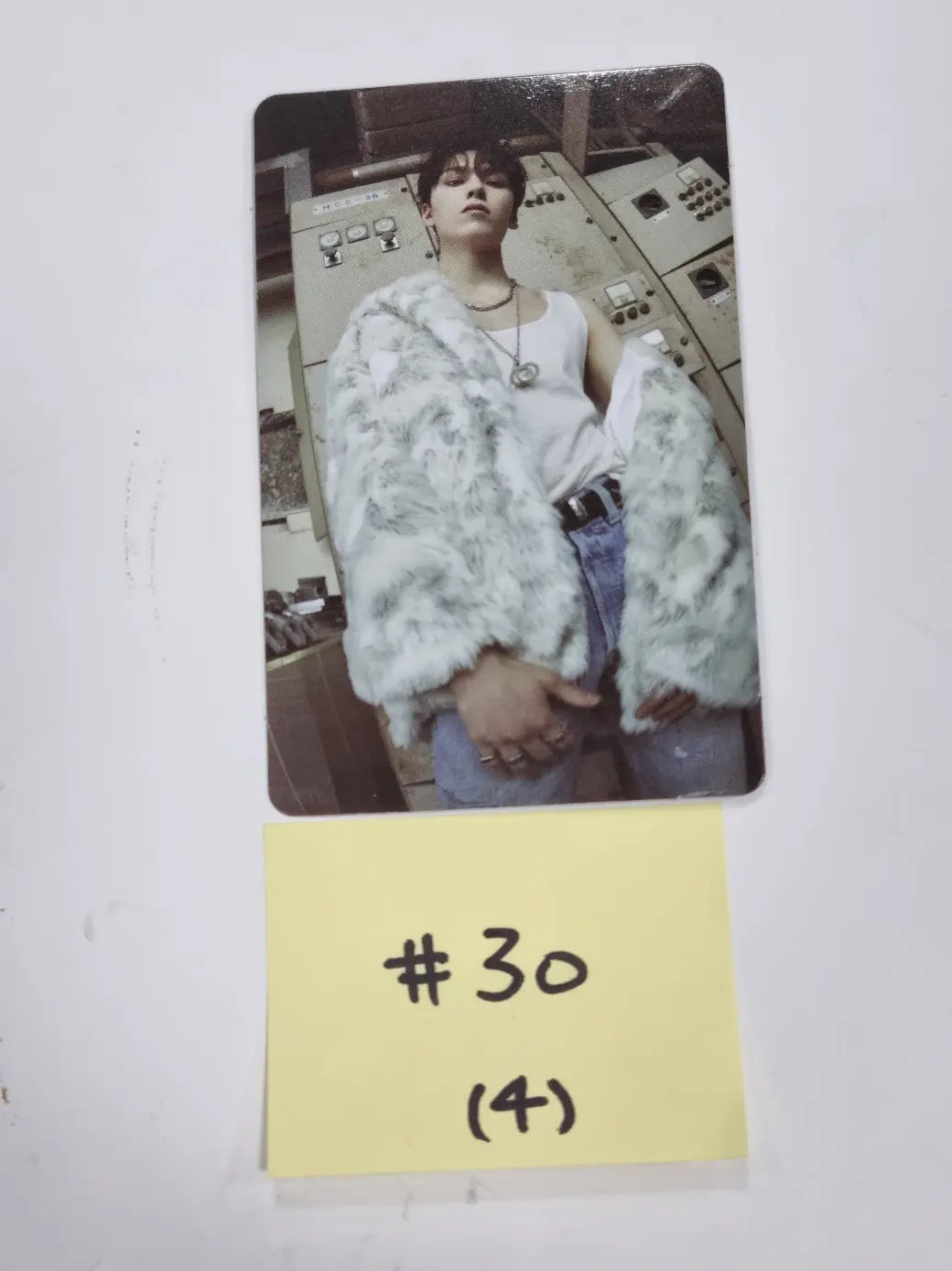 Vernon (Of SEVENTEEN) 'BLACK EYE'- Weverse Shop Official Trading Photocard - HALLYUSUPERSTORE