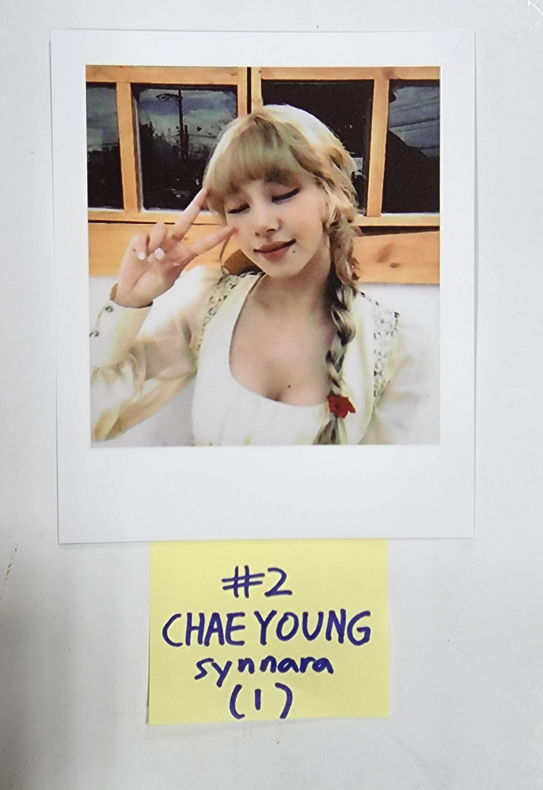 Chae Young (Of TWICE} "Yes, I am Chaeyoung." 1st Photobook - Synnara Pre-Order Benefit Polaroid Type Photocard
