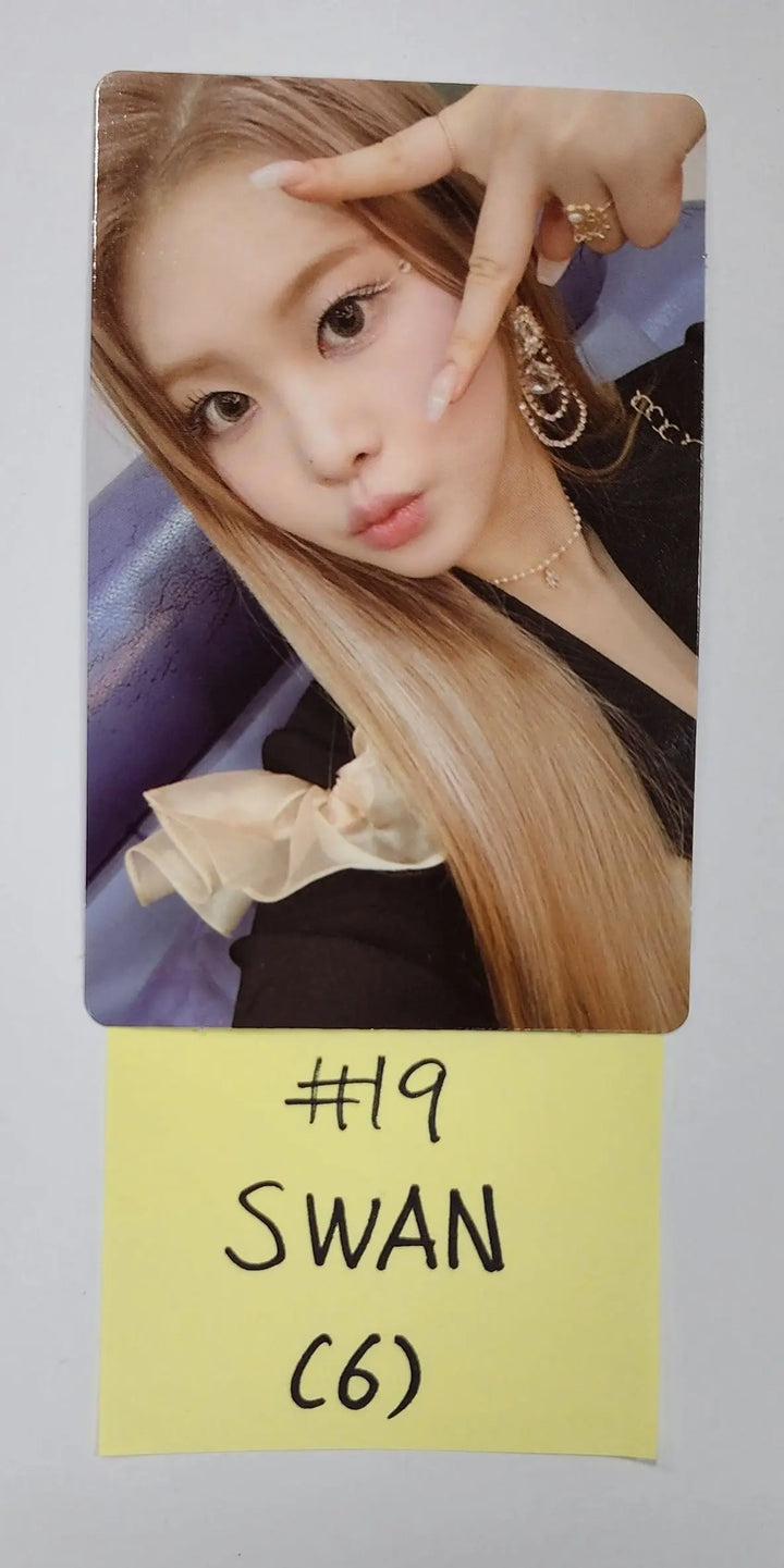 PURPLE KISS "Cabin Fever" - Official Photocard, Door Photocard - HALLYUSUPERSTORE
