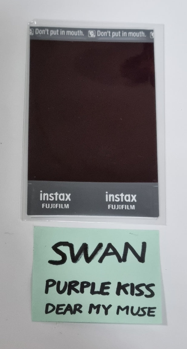 Swan (of Purple Kiss) 미니 4집 – 친필 사인(사인) 폴라로이드