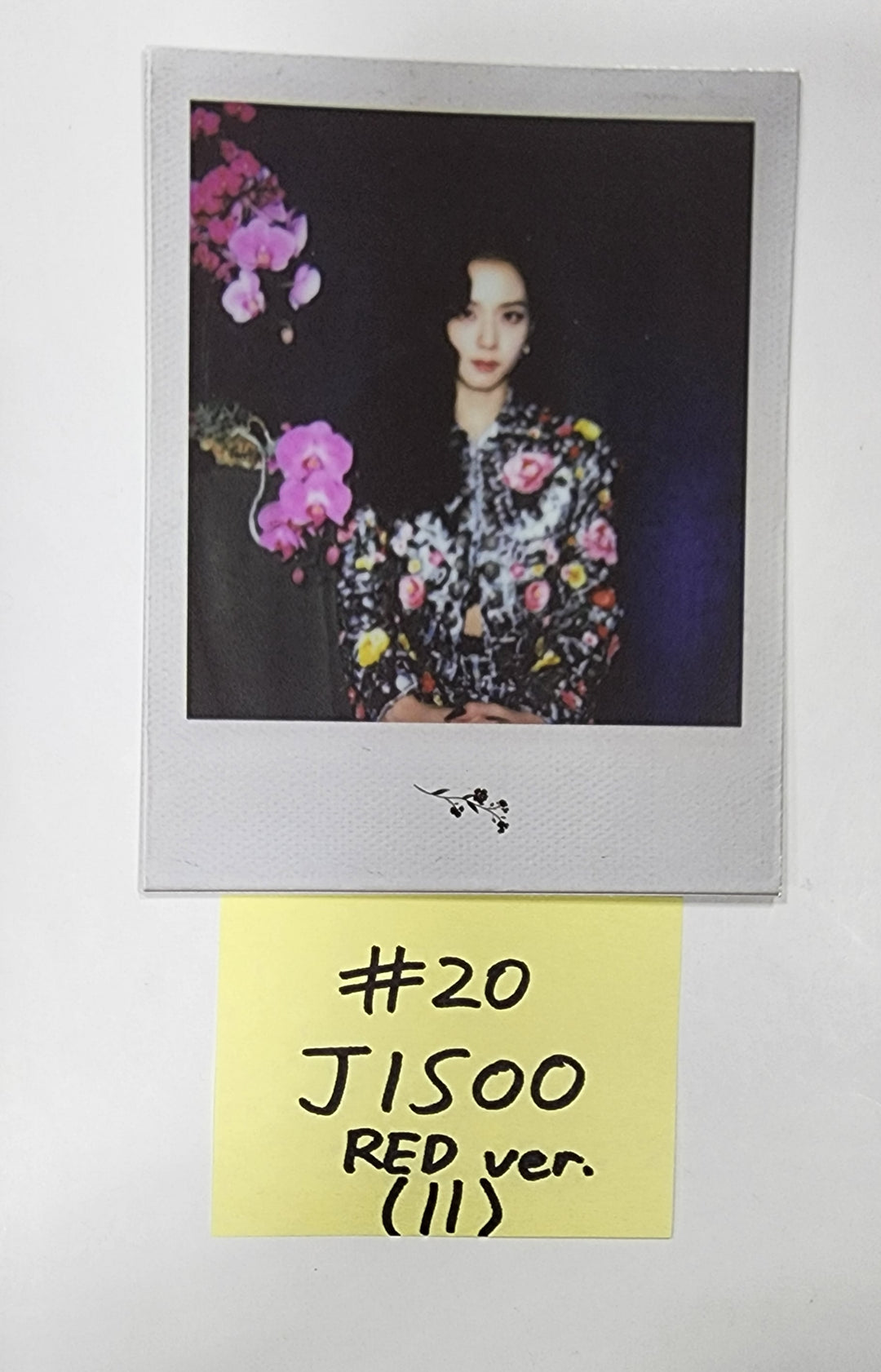 JISOO (Of Black Pink) 「ME」1st シングルアルバム - 公式フォトカード、ポラロイド
