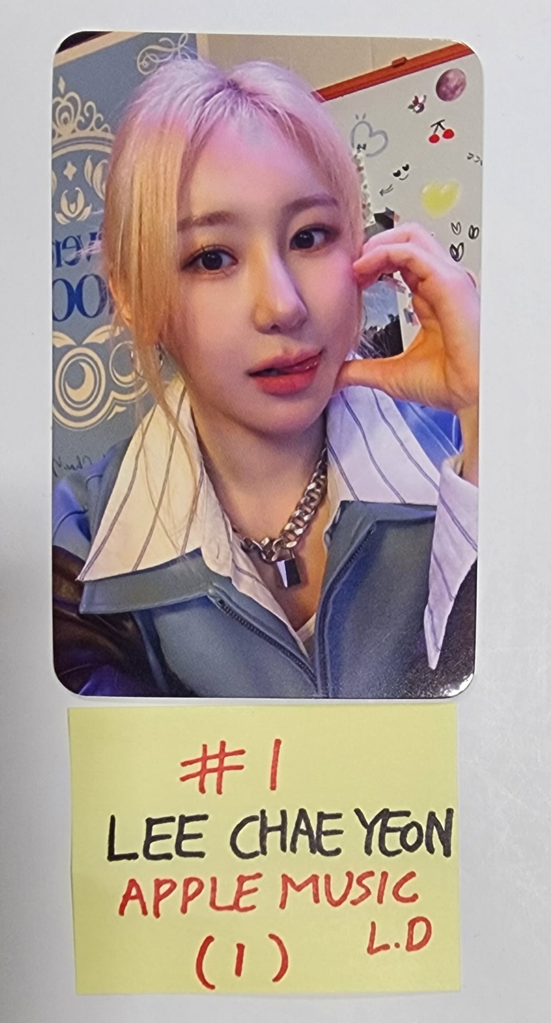 Lee Chae Yeon "Over The Moon" - Apple Music Lucky Draw Event Photocard - HALLYUSUPERSTORE