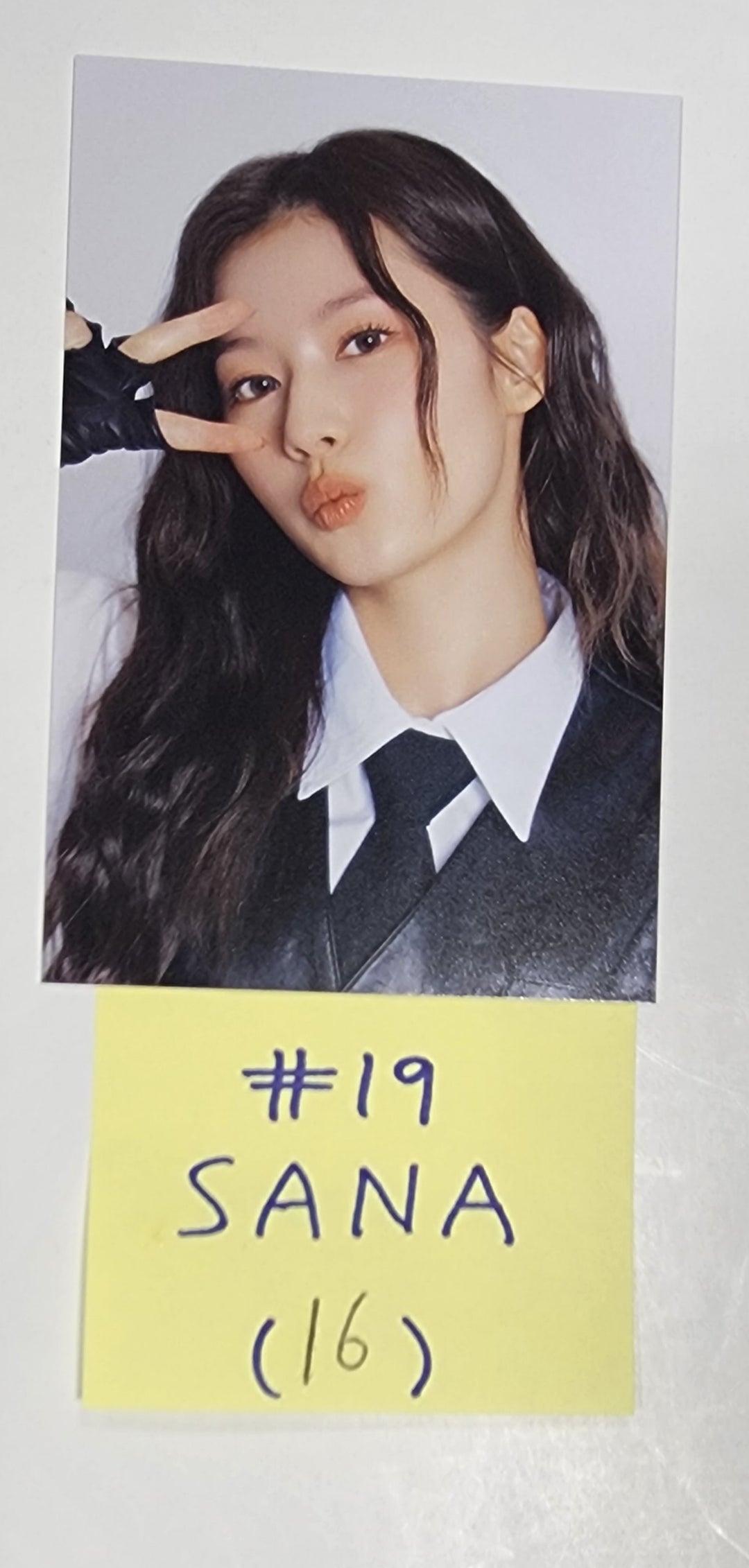 Twice 5th "World Tour Ready To Be" - Official Trading Photocard - HALLYUSUPERSTORE