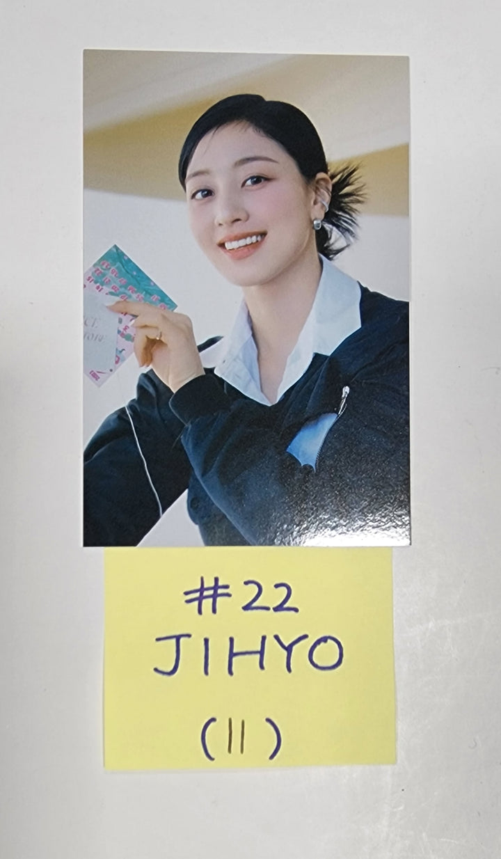 Twice 5th "World Tour Ready To Be" - Official Trading Photocard - HALLYUSUPERSTORE