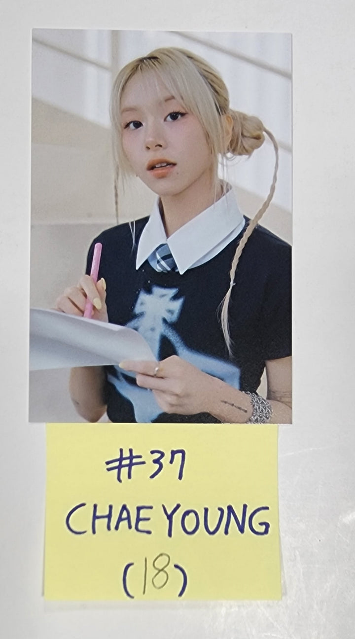 Twice 5th "World Tour Ready To Be" - Official Trading Photocard - HALLYUSUPERSTORE