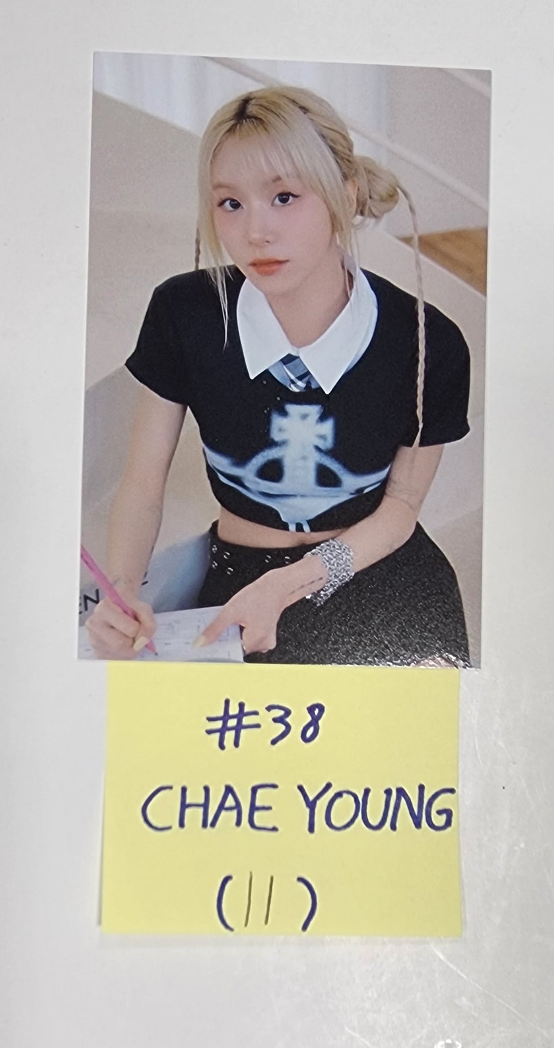 Twice 5th "World Tour Ready To Be" - Official Trading Photocard - HALLYUSUPERSTORE