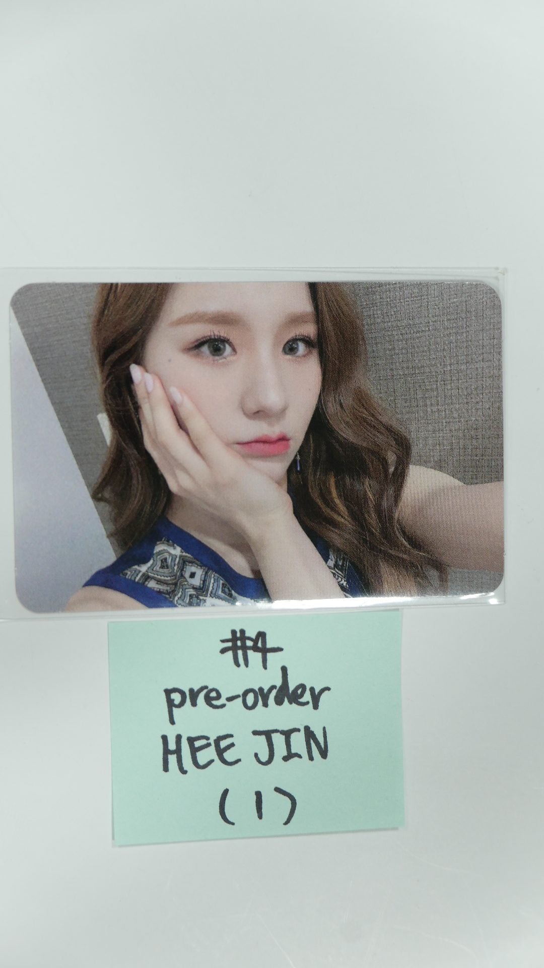 Loona 12:00 - Pre-order (MMT, WithD, Etc) benefit photocard - Heejin