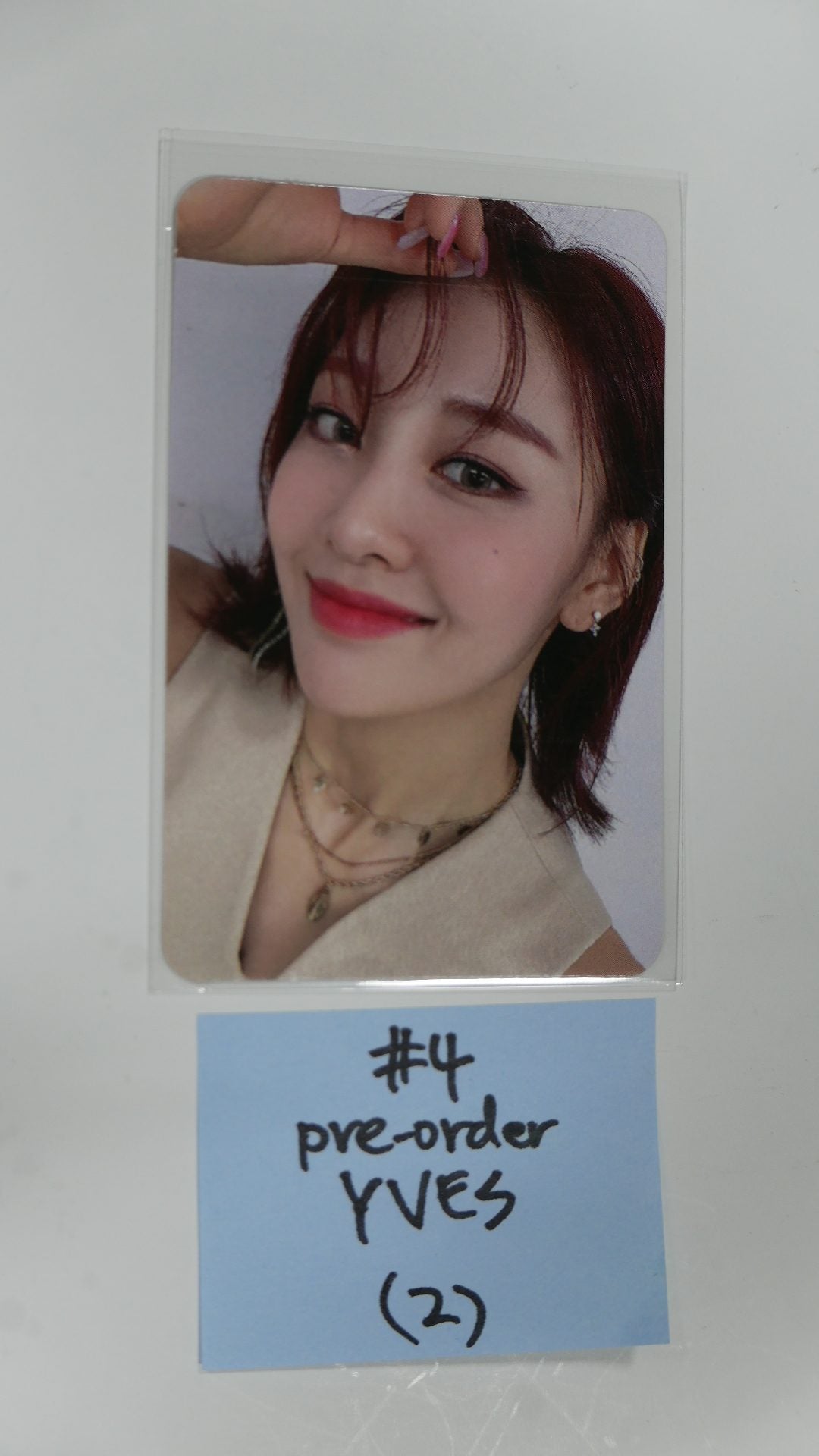 Loona 12:00 - Pre-order (MMT, WithD, Etc) benefit photocard - Yves
