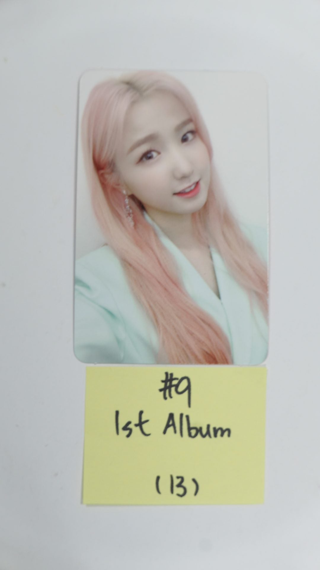 IZ*ONE IZONE 'BLOOM*IZ' / VOL.1- Official Photocard - Hitomi