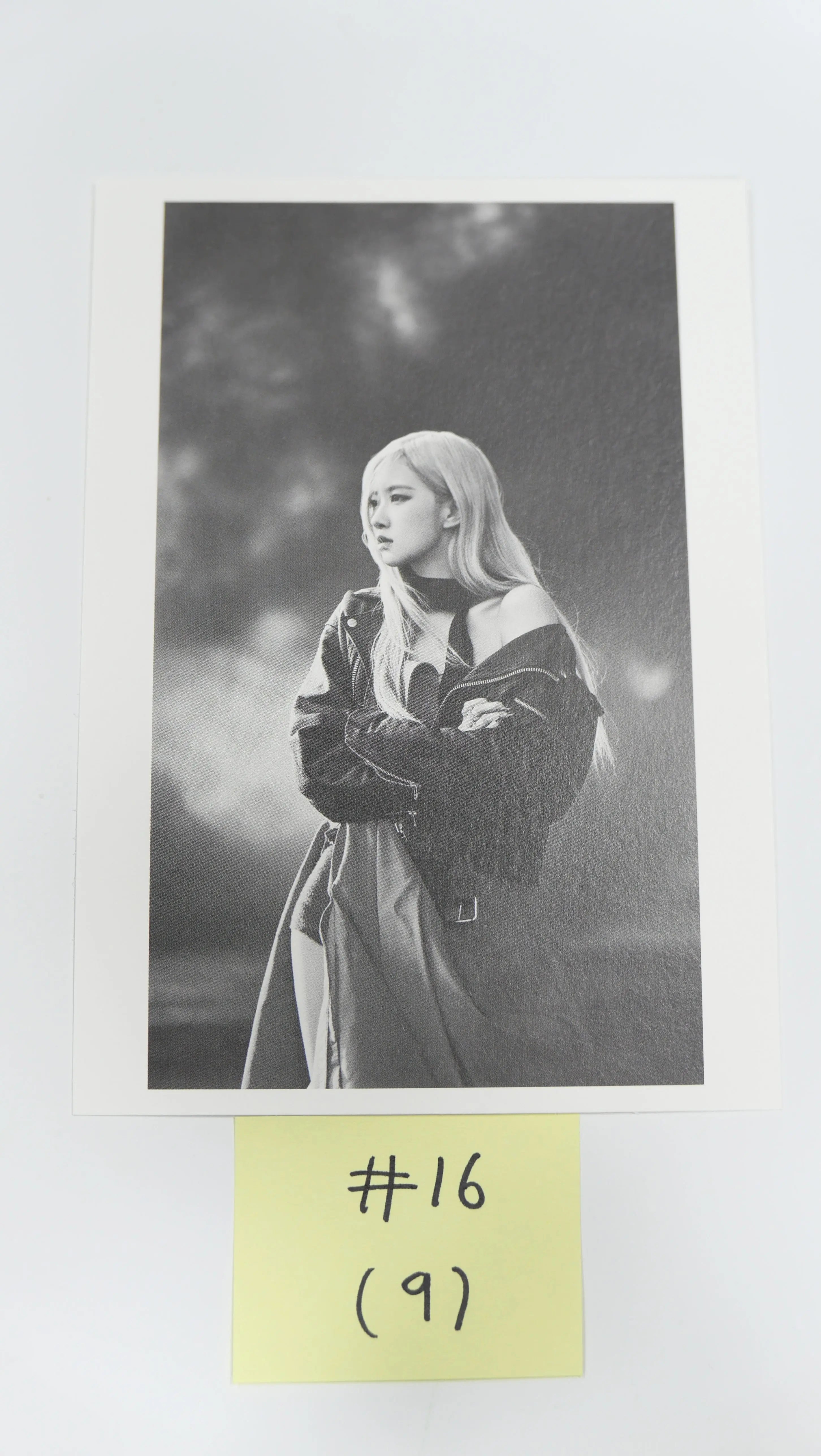 Rose (of Blackpink) -R- Official Postcard - HALLYUSUPERSTORE