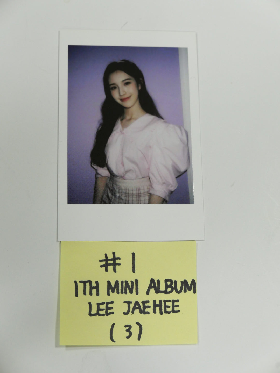 Weeekly "We are" 1st mini - Official Photocard