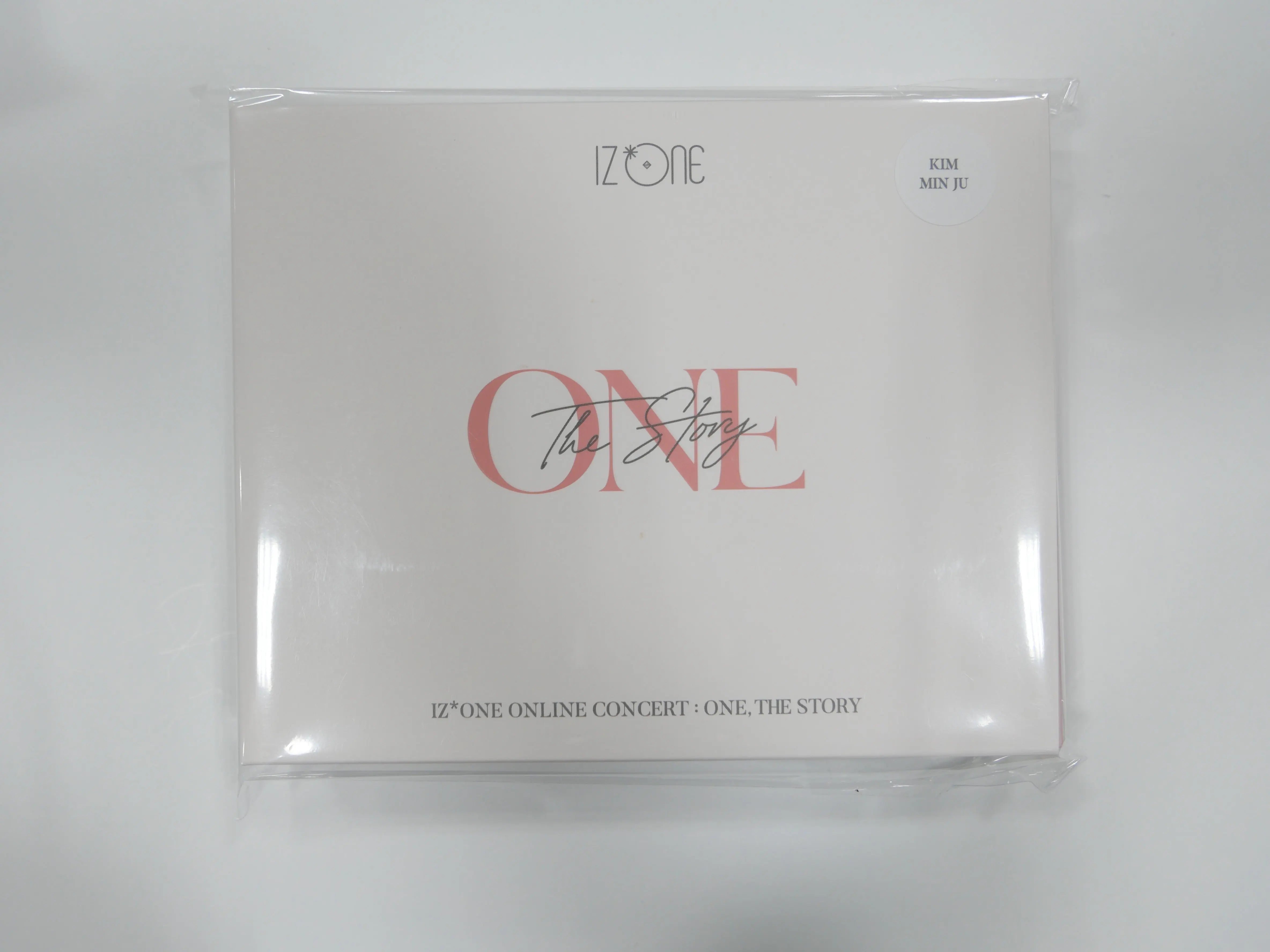 【貴重】IZ*ONE 人気　リボンチャーム　コンプセット　全員セット IZ*ONE IZONE 2021 ONE, THE STORY ONLINE CONCERT GOODS ALBUM