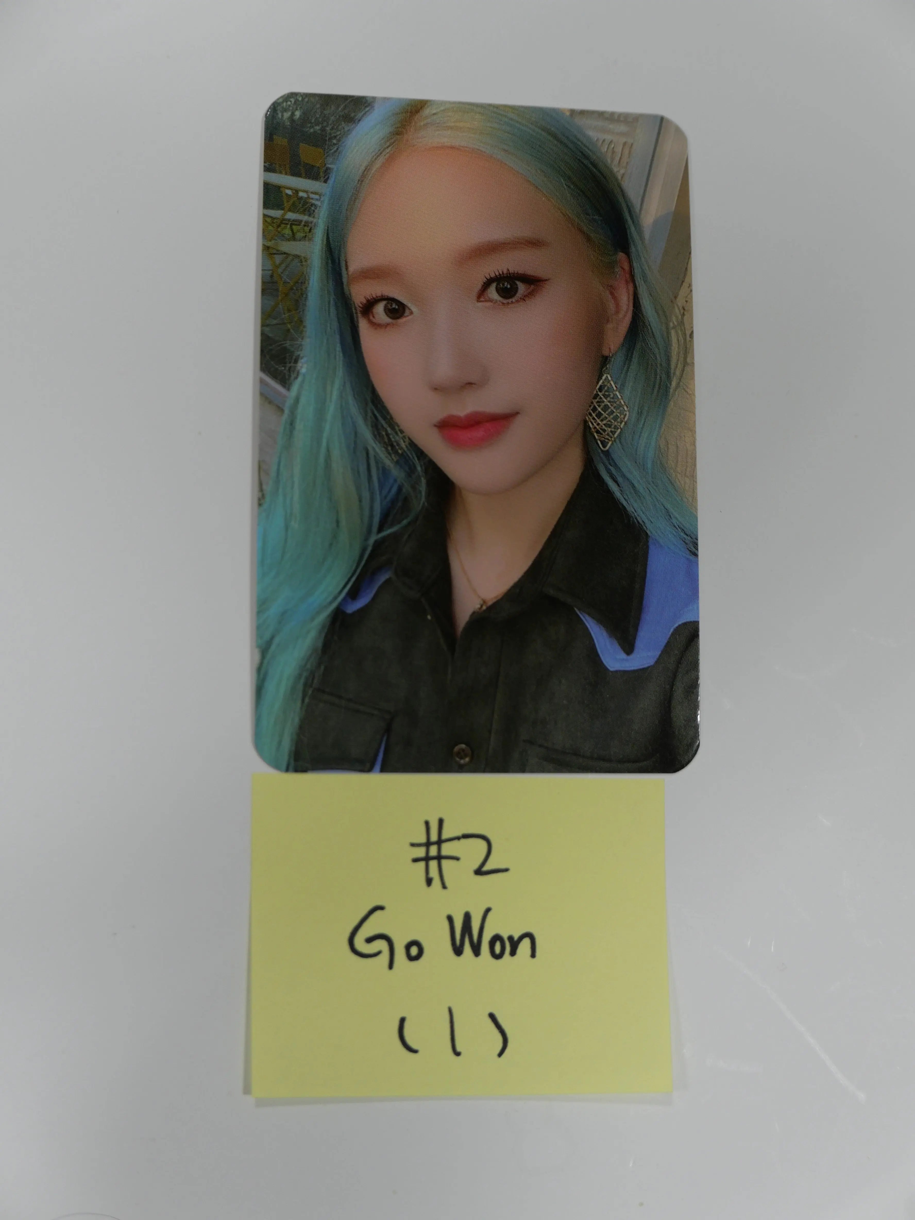 Loona 12:00 - Official Photocard - Gowon - HALLYUSUPERSTORE