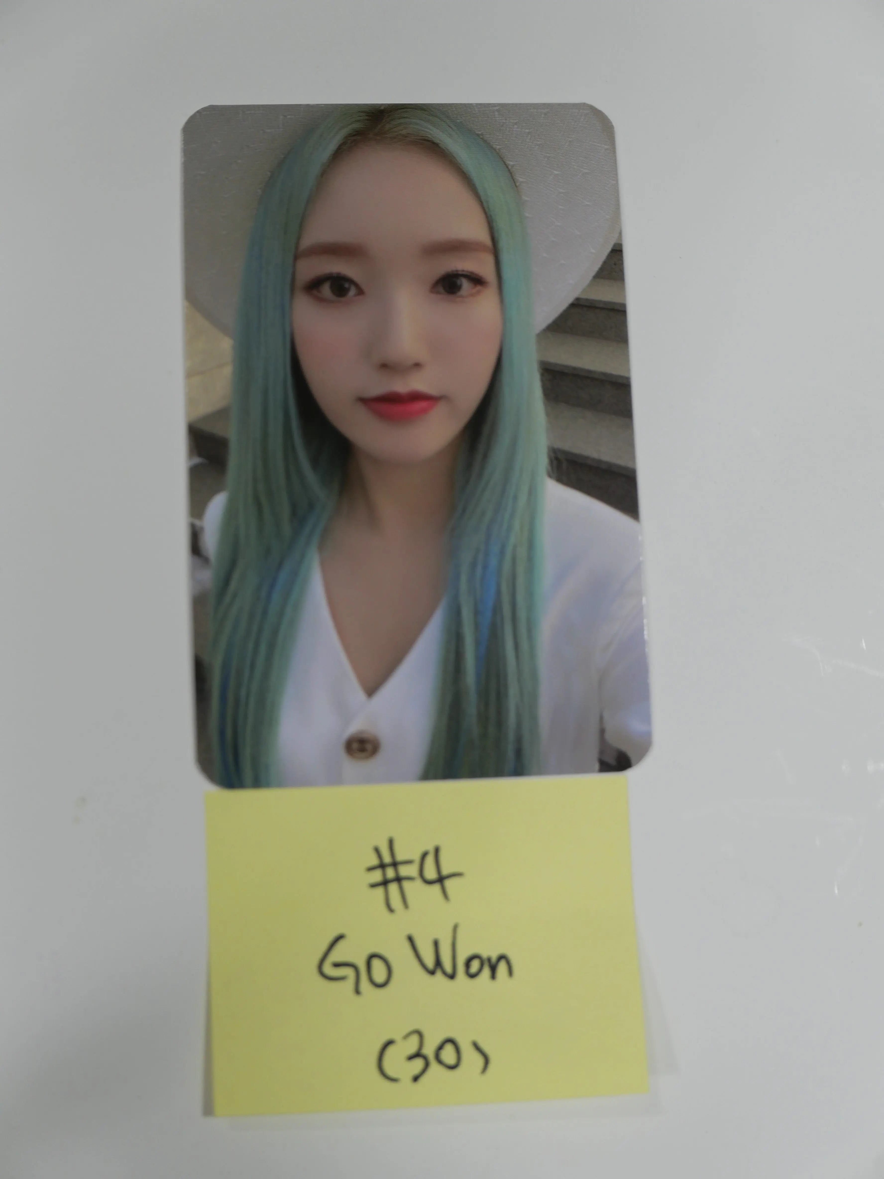 Loossemble Gowon 1st Studio Album LOONA Sensitive Ver. K-pop