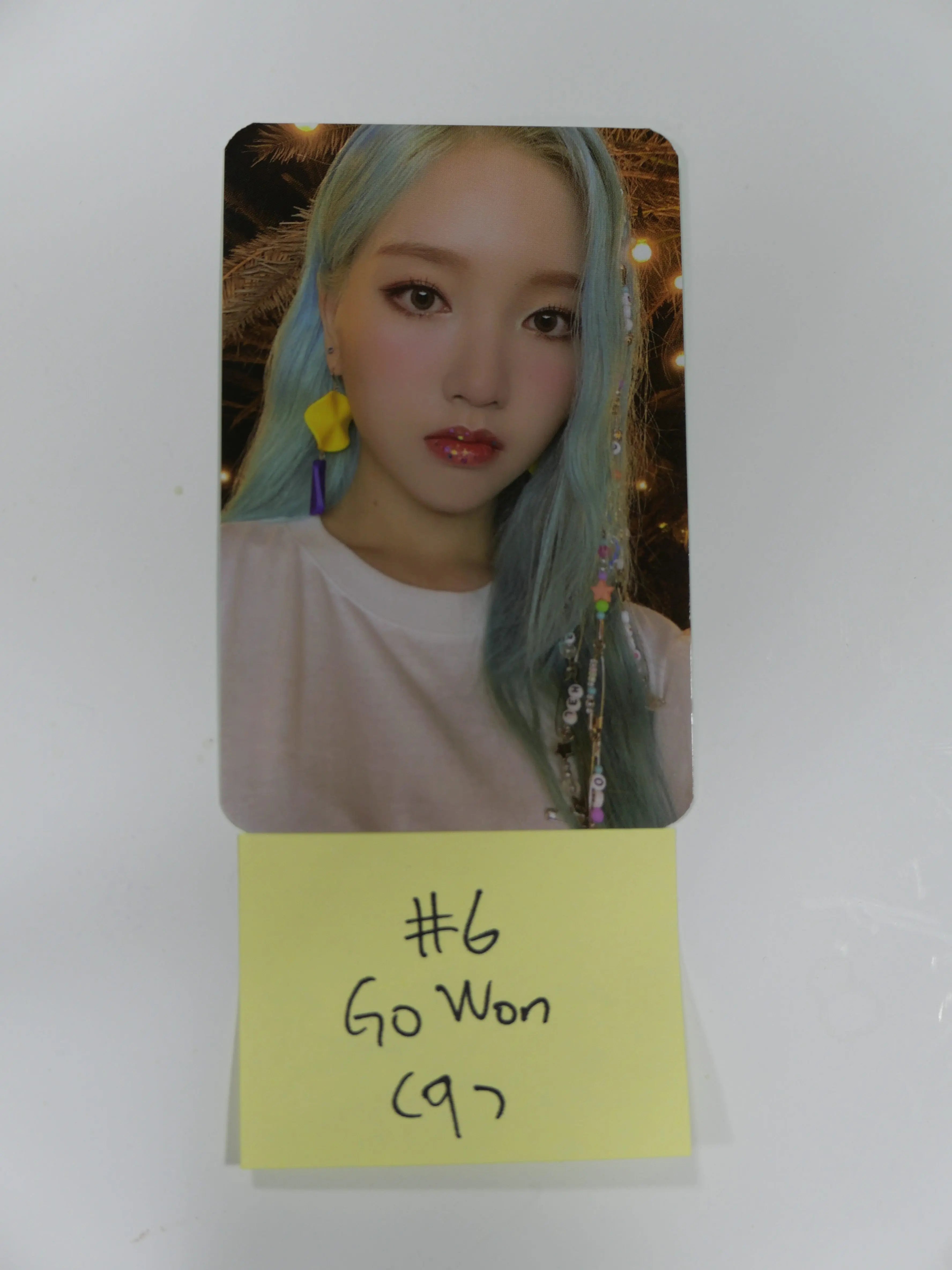 Loona 12:00 - Official Photocard - Gowon - HALLYUSUPERSTORE