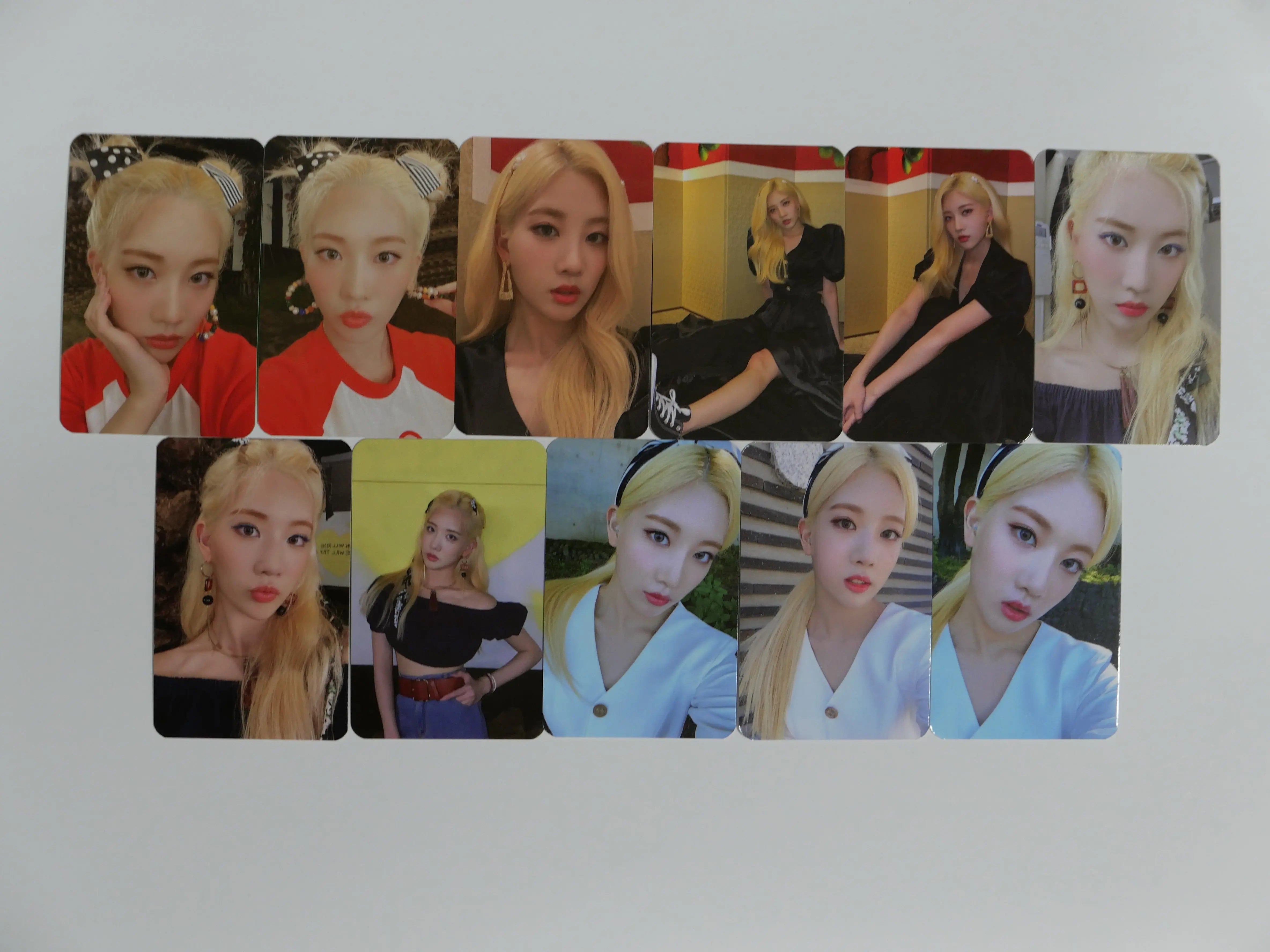 Loona 12:00 - Official Photocard - KimLip