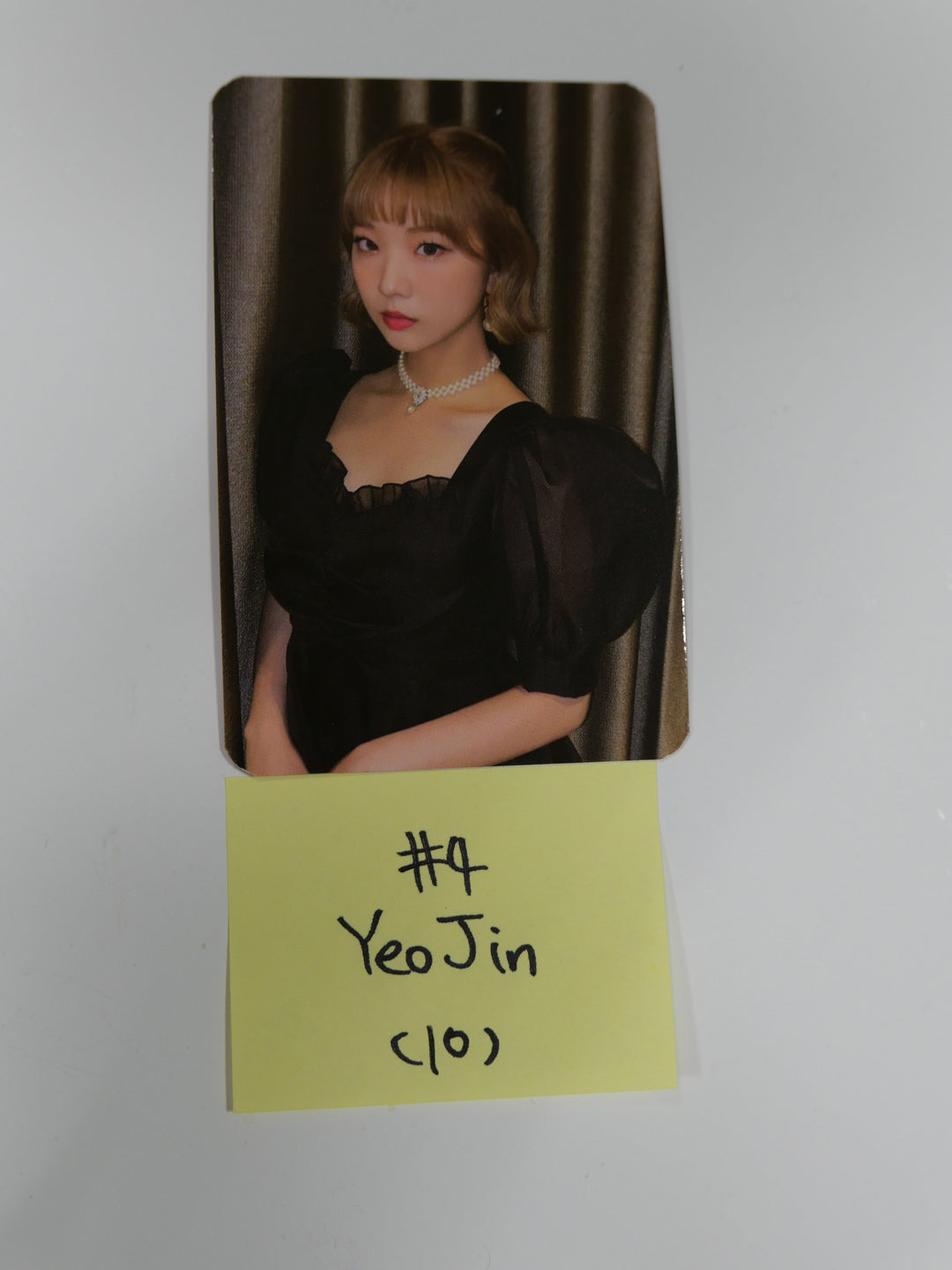 Loona 12:00 - Official Photocard - Yeojin
