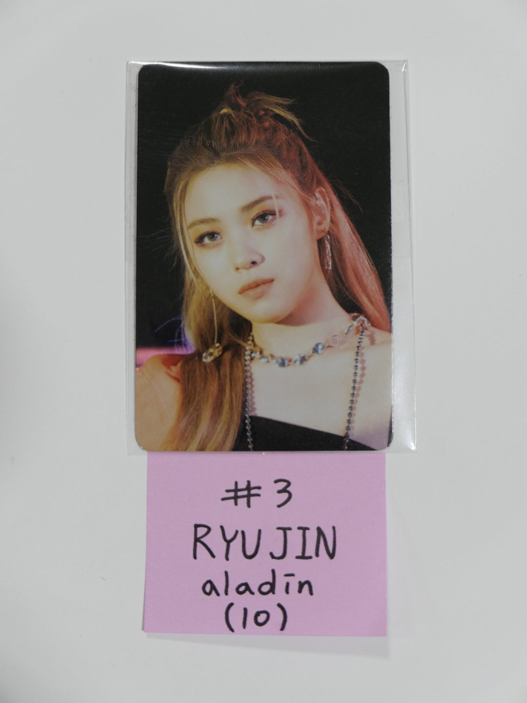 Itzy 'Guess Who' - Aladin Pre-Order Benefit Hologram Photo Card