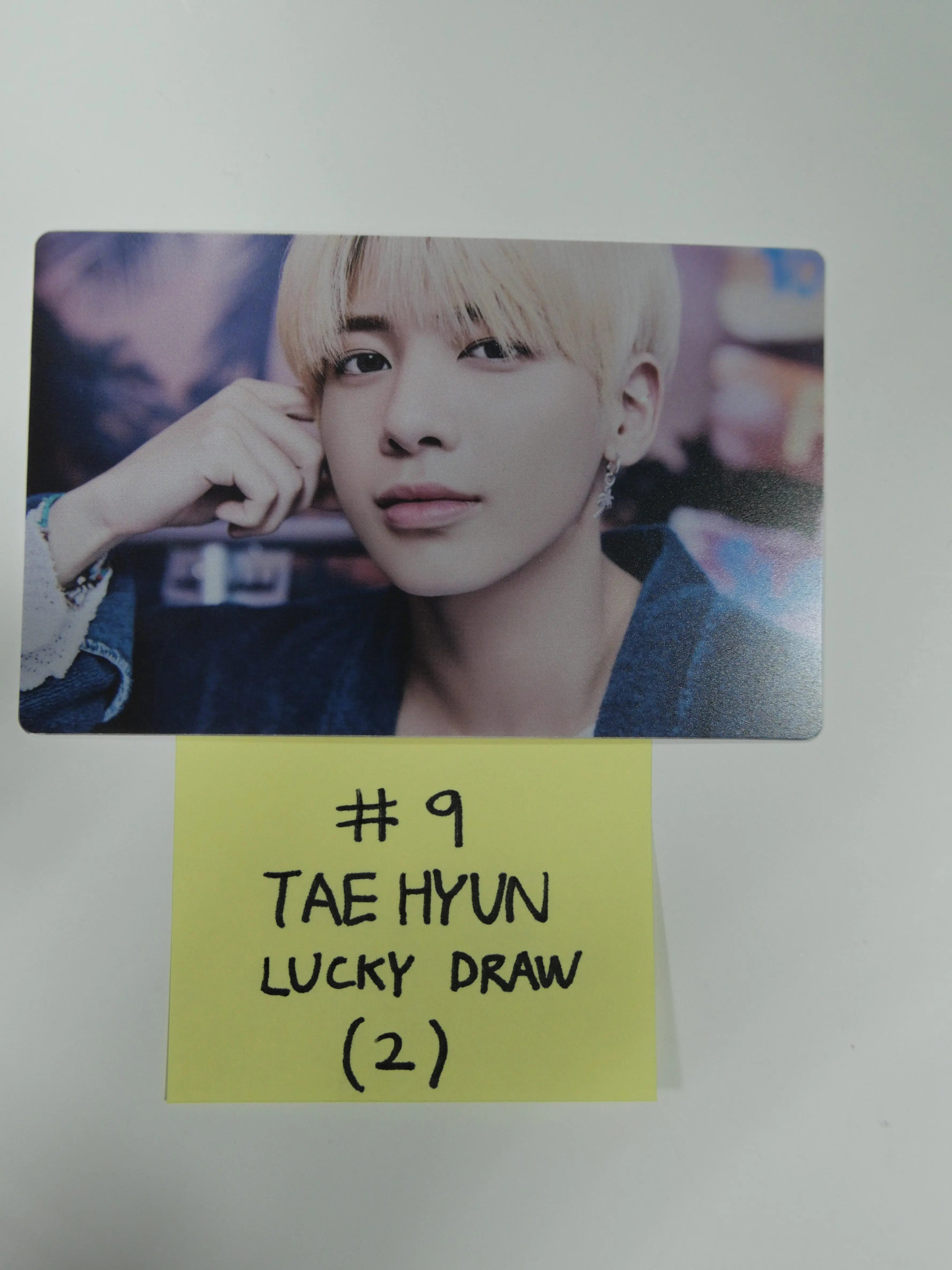 Txt taehyun blue on sale hour lucky draw Photocard