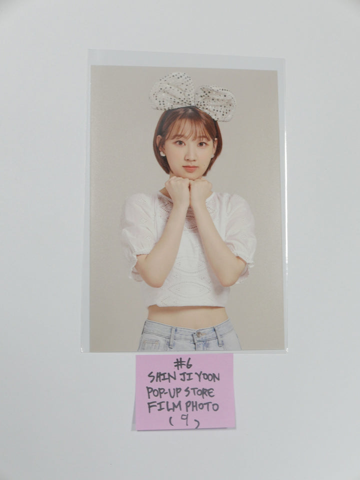 Weeekly - Happy Birthday Weeekly! POP-UP Store Film Photocard (Soo Jin, Ji Yoon & Zoa)