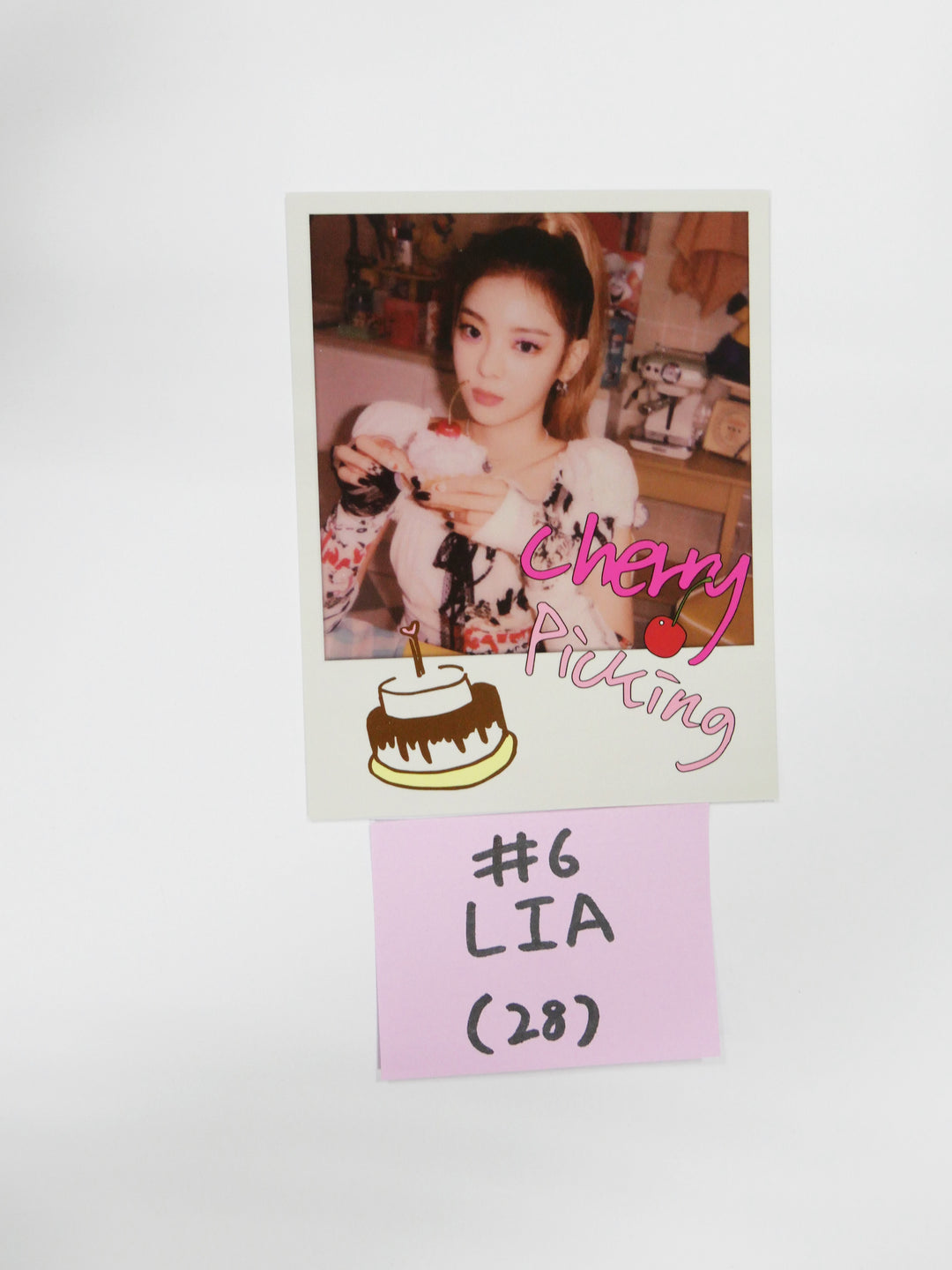 ITZY 'CRAZY IN LOVE' - Standing Card, Polaroid Photocard [Updated 11/19]
