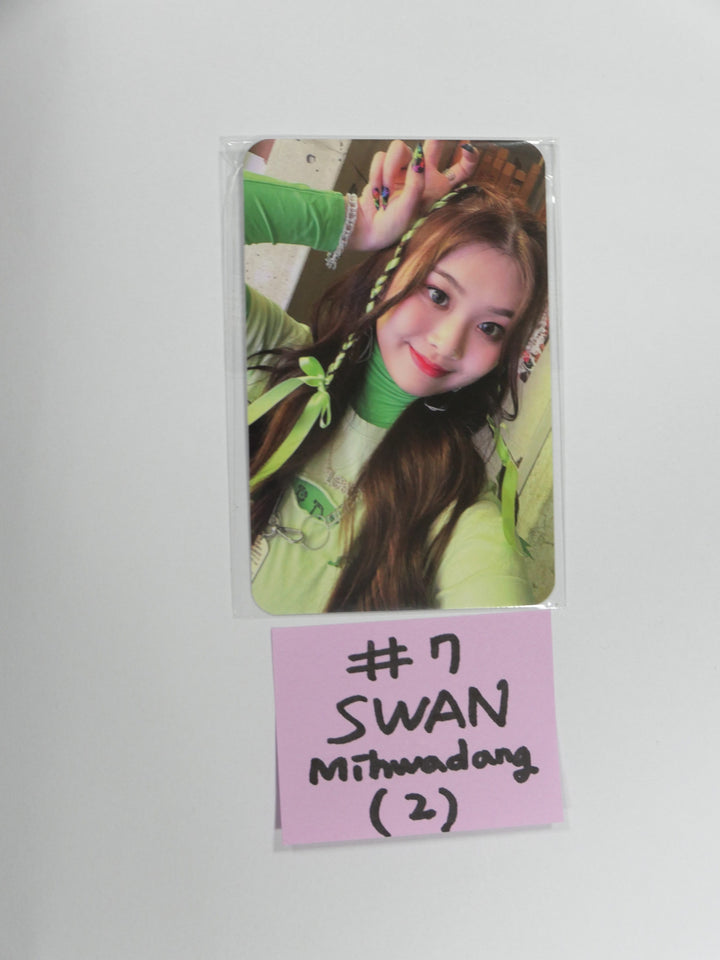 Purple Kiss "Hide & Seek" - Mihwadang Fansign Event Photocard