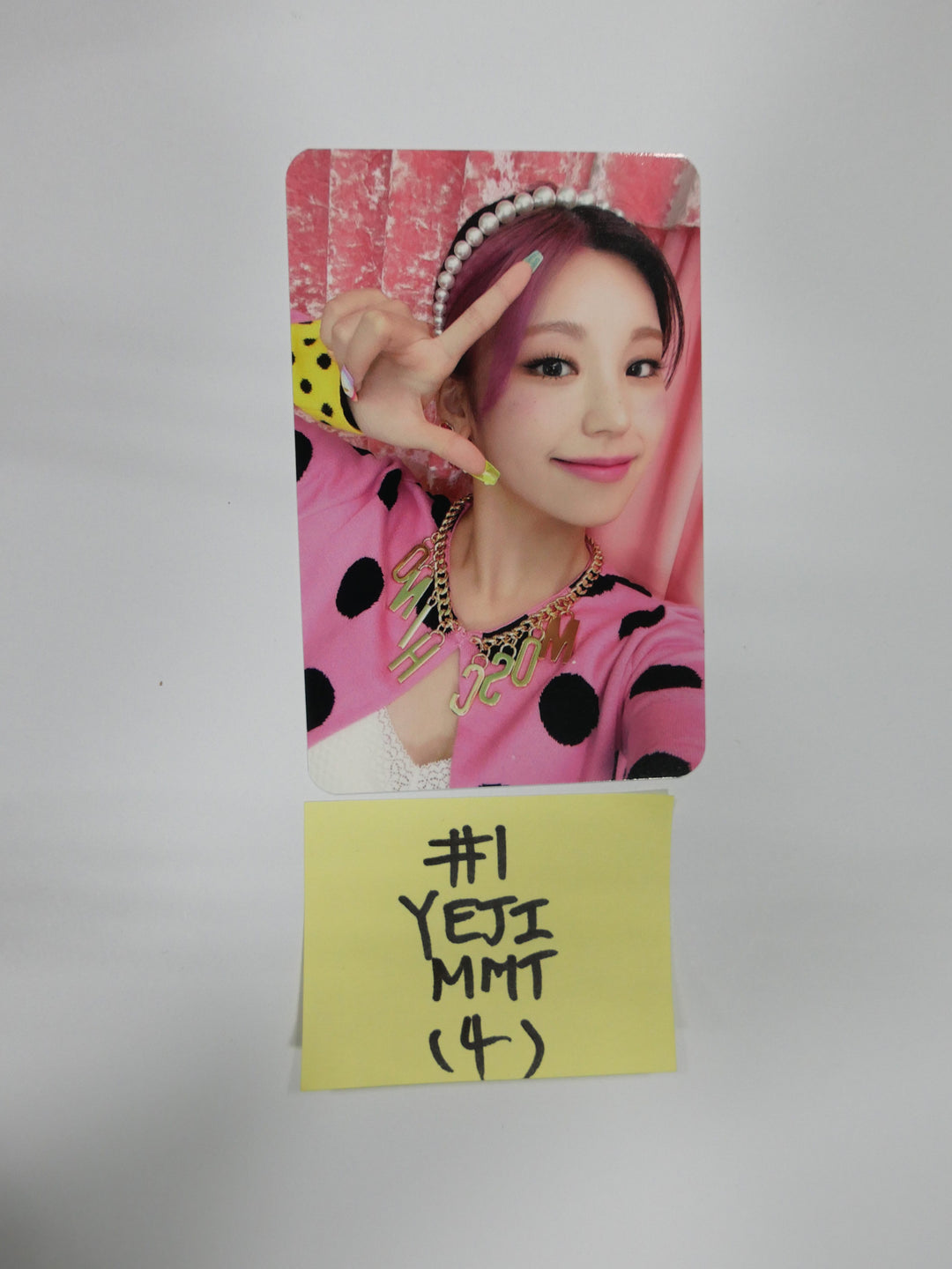 ITZY 'CRAZY IN LOVE' - MMT Pre-Order Benefit Photocard