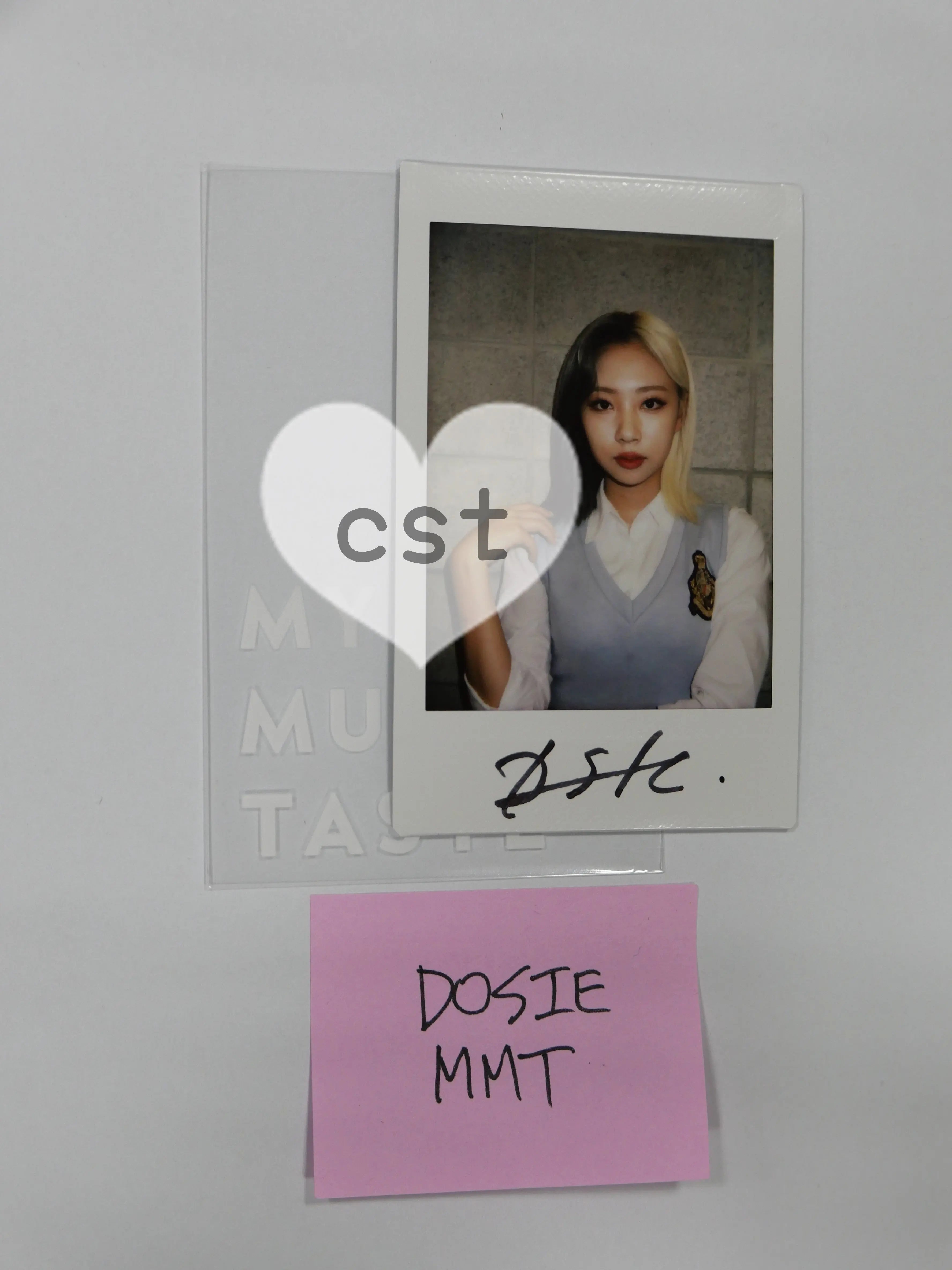 Dosie (of Purple Kiss) 