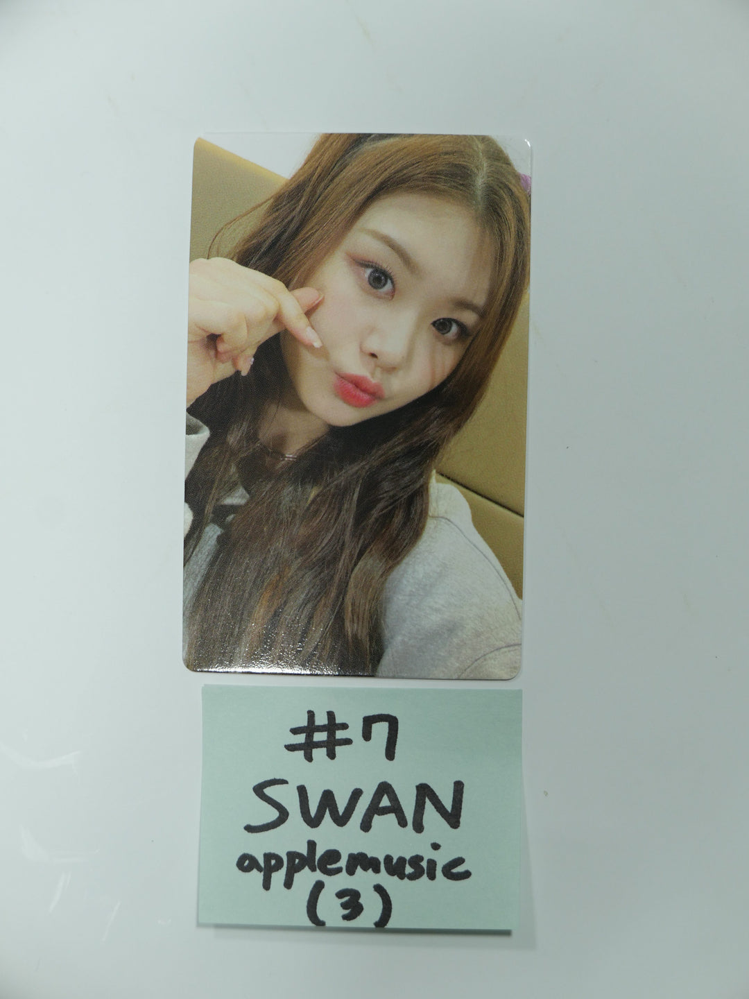 Purple Kiss 'Hide & Seek' - Applemusic Fansign Event Photocard