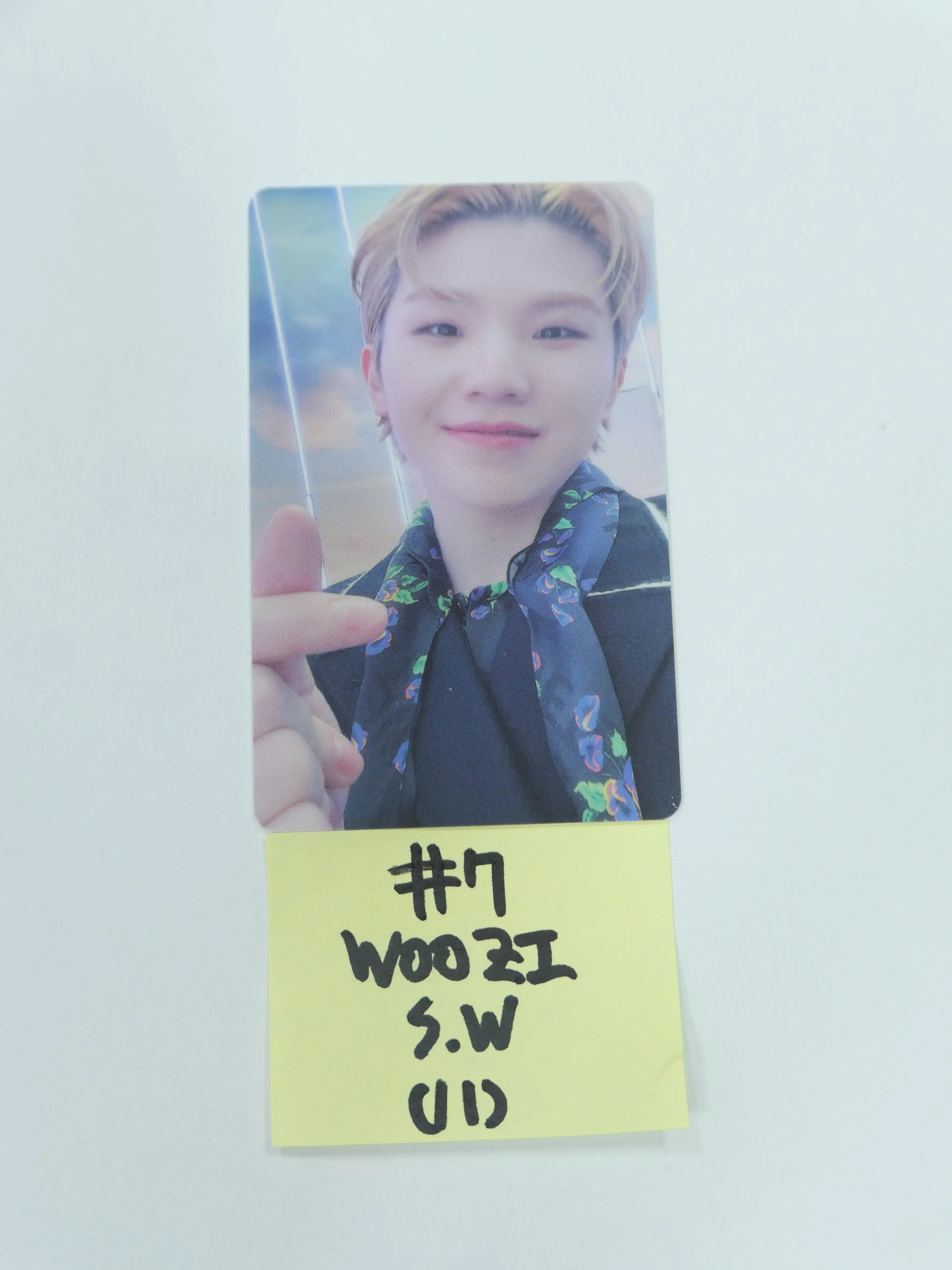Seventeen 'Attacca' - Soundwave Lucky Draw Plastic Photocard