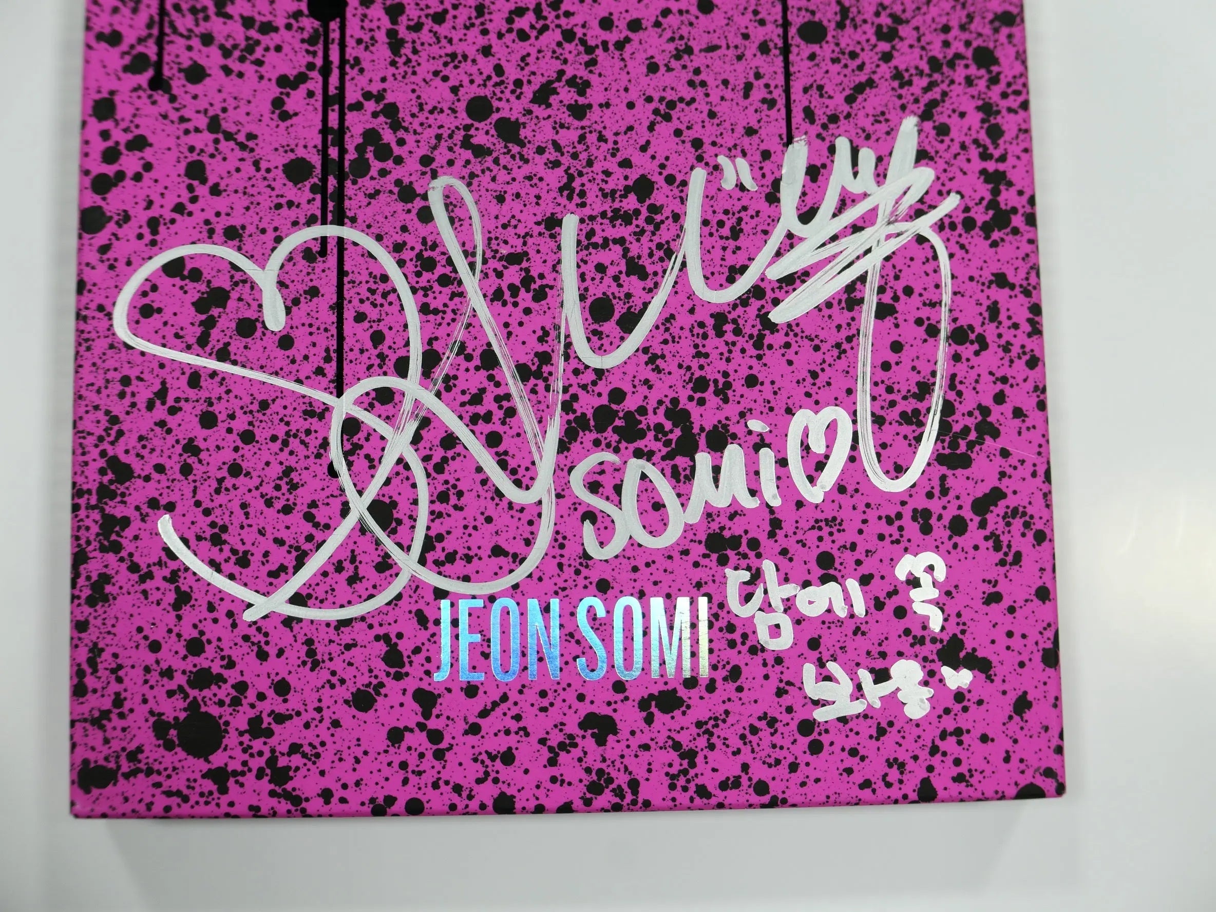 Jeon Somi 'XOXO' 1st - Hand Autographed(Signed) Album