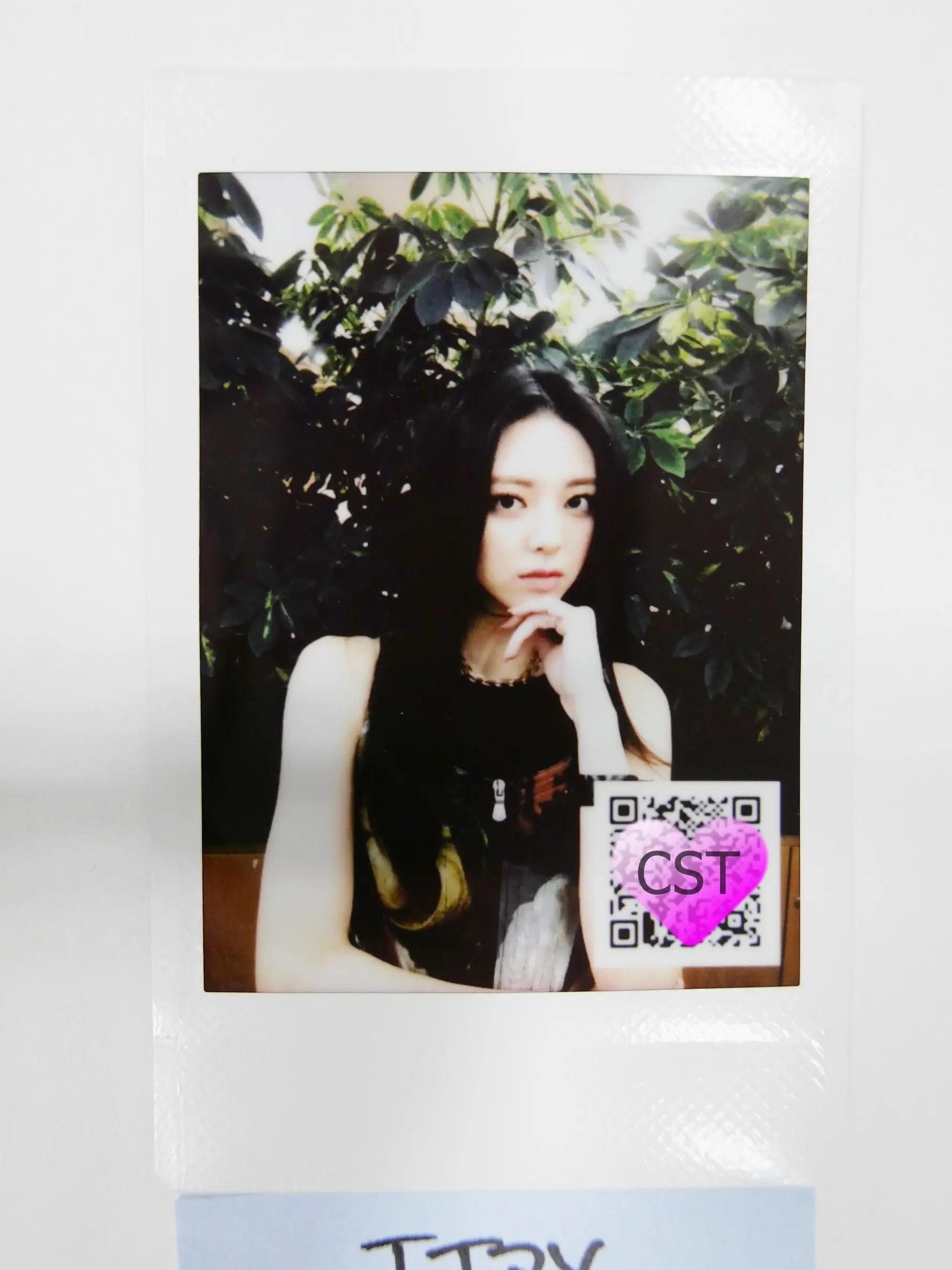 ITZY 'CRAZY IN LOVE' - Fansign Event Yuna Voice Polaroid