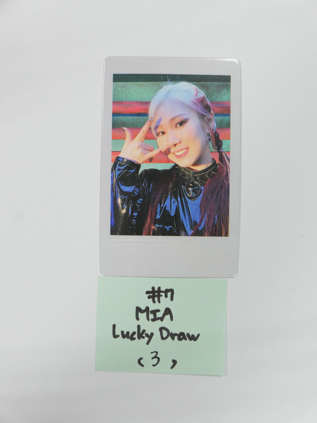 Everglow 'Return of The Girl' - Apple Music Luckydraw Photocard