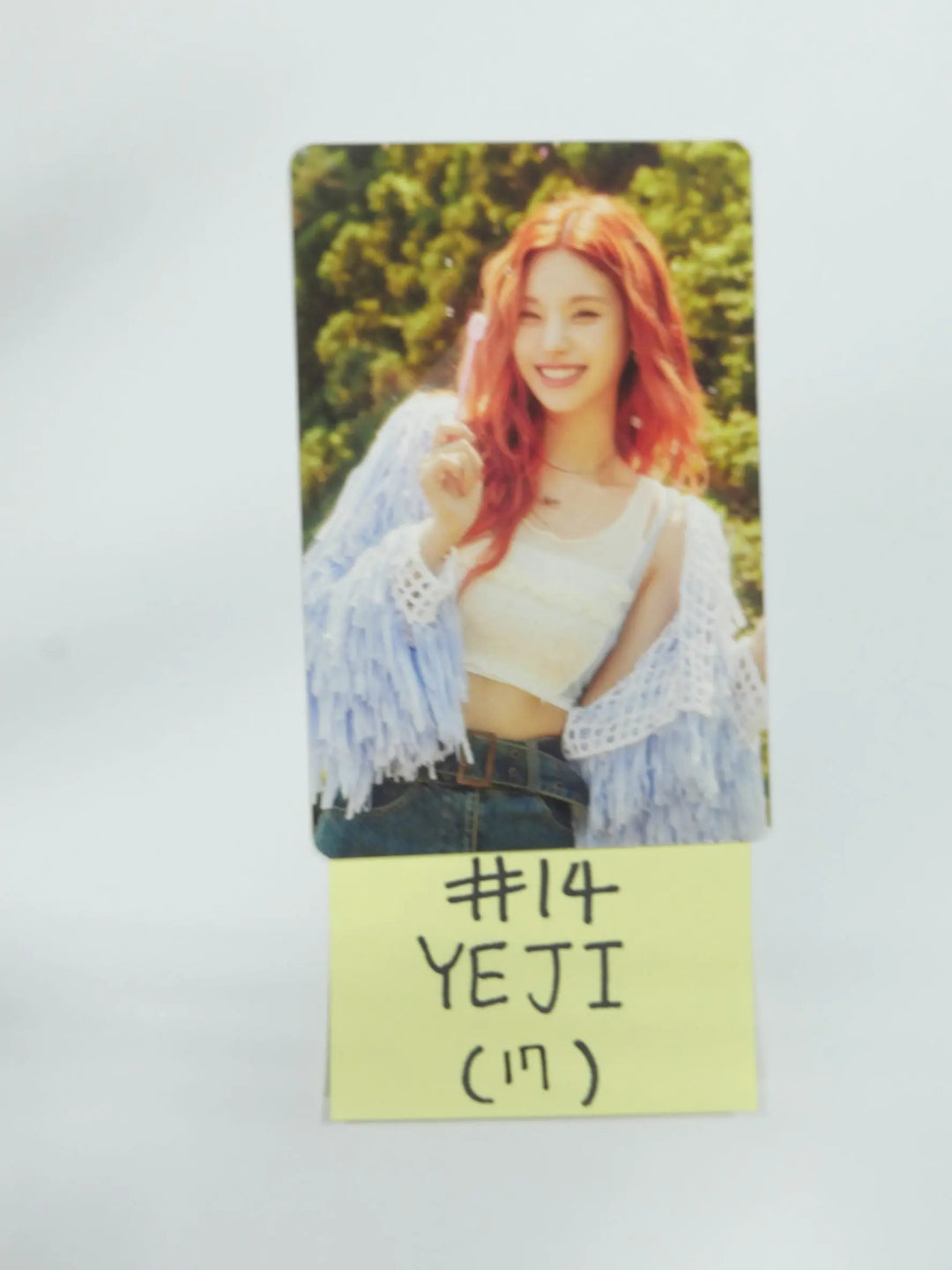 ITZY 'Best Friends Forever' - 2022 Season's Greetings Trading Card (1) - HALLYUSUPERSTORE