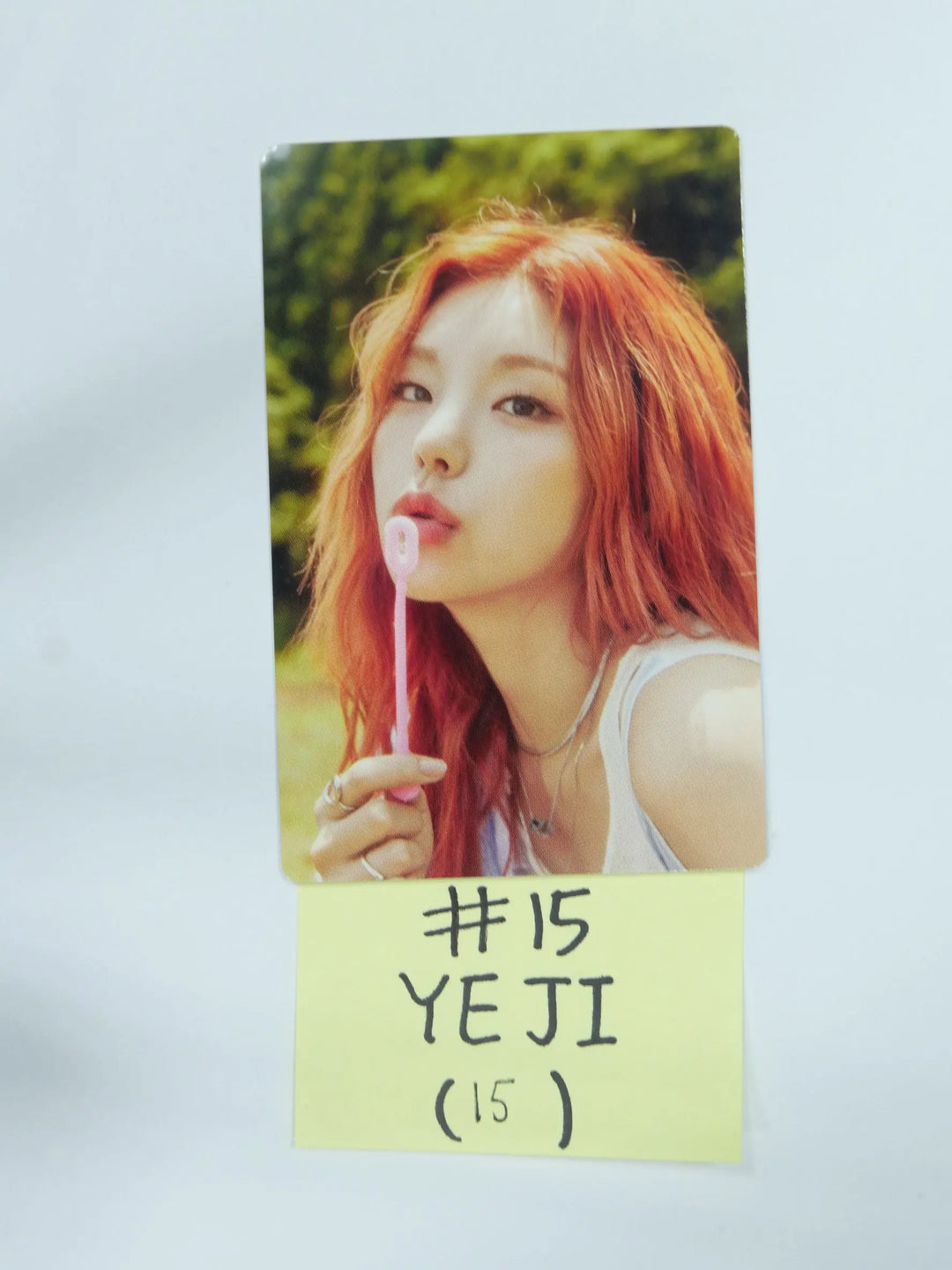 ITZY 'Best Friends Forever' - 2022 Season's Greetings Trading Card (1) - HALLYUSUPERSTORE