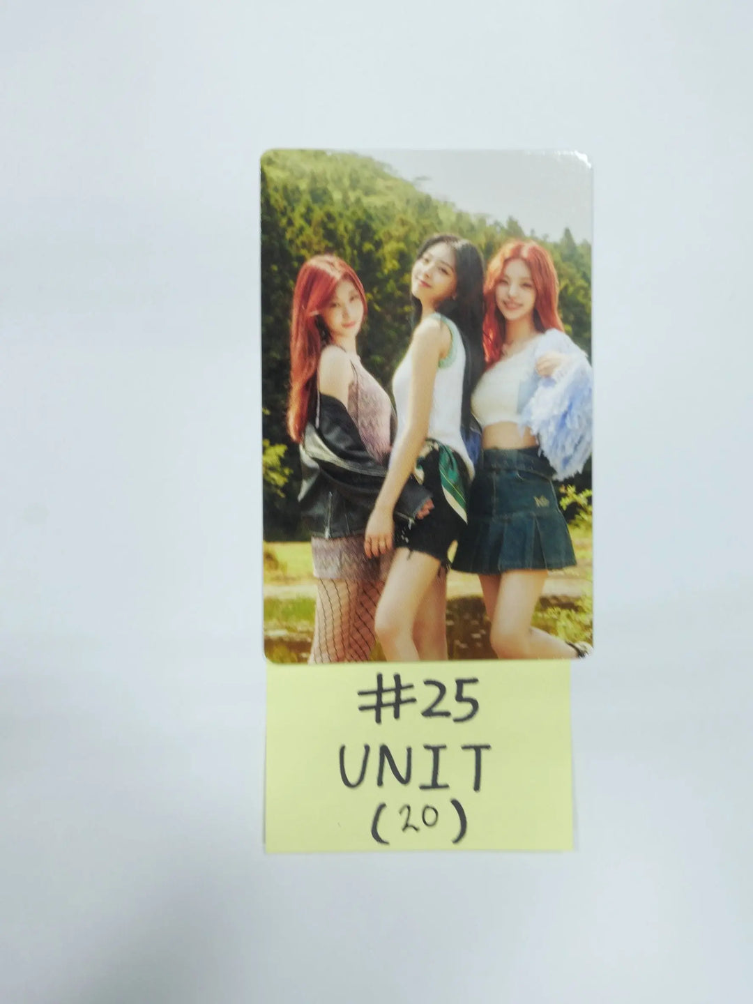 ITZY 'Best Friends Forever' - 2022 Season's Greetings Trading Card (1) - HALLYUSUPERSTORE