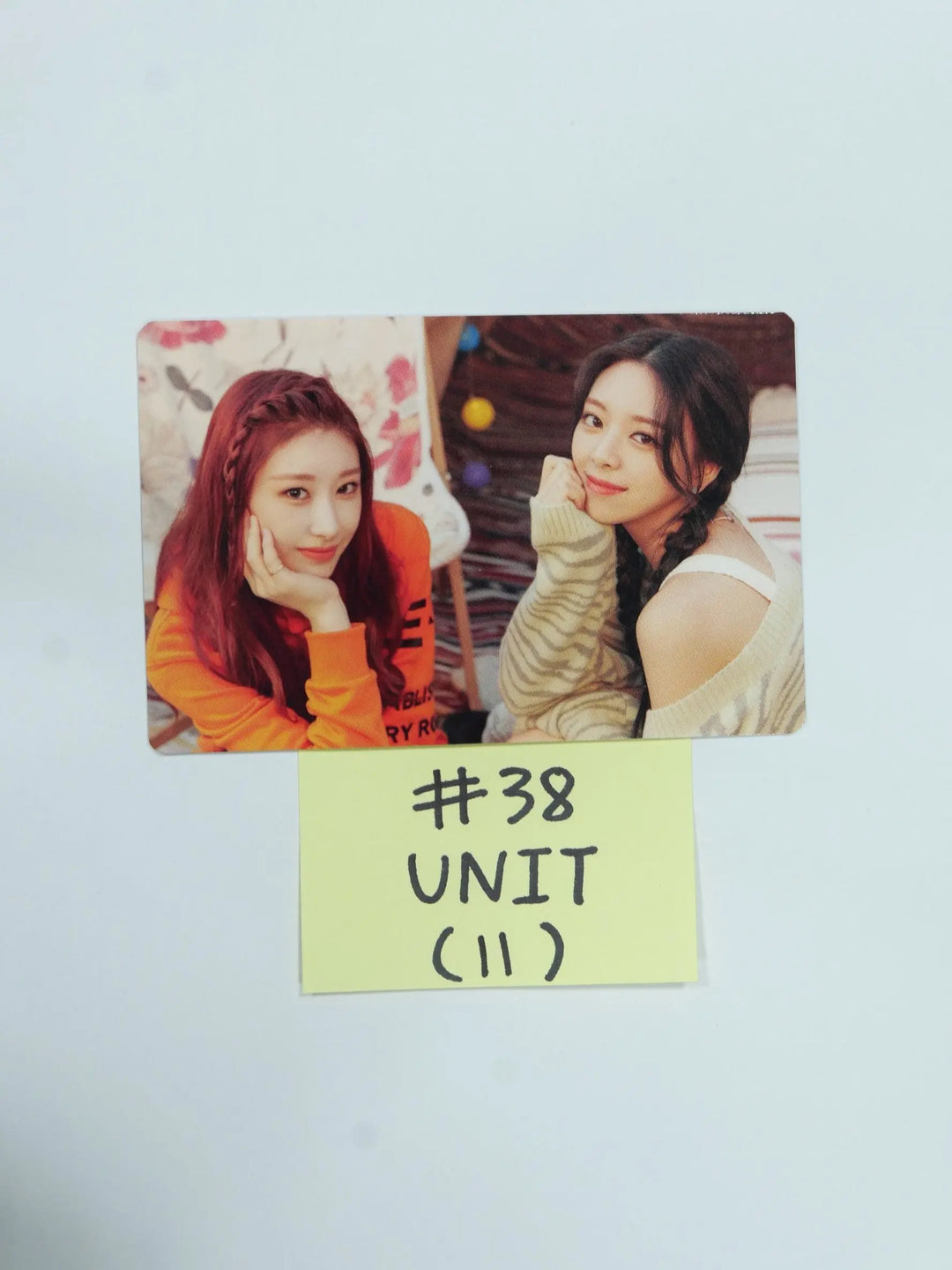 ITZY 'Best Friends Forever' - 2022 Season's Greetings Trading Card (2) - HALLYUSUPERSTORE