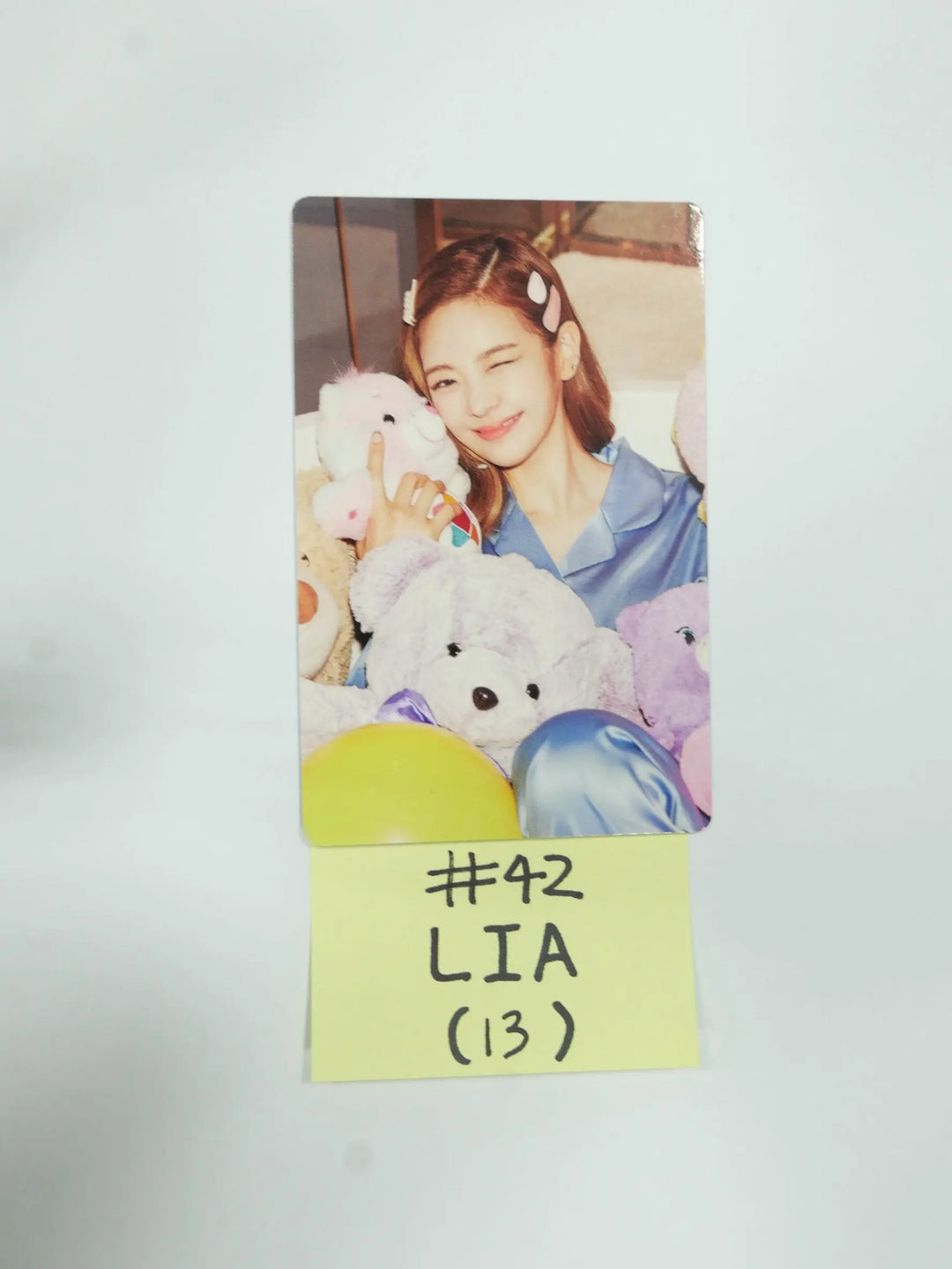 ITZY 'Best Friends Forever' - 2022 Season's Greetings Trading Card (2) - HALLYUSUPERSTORE