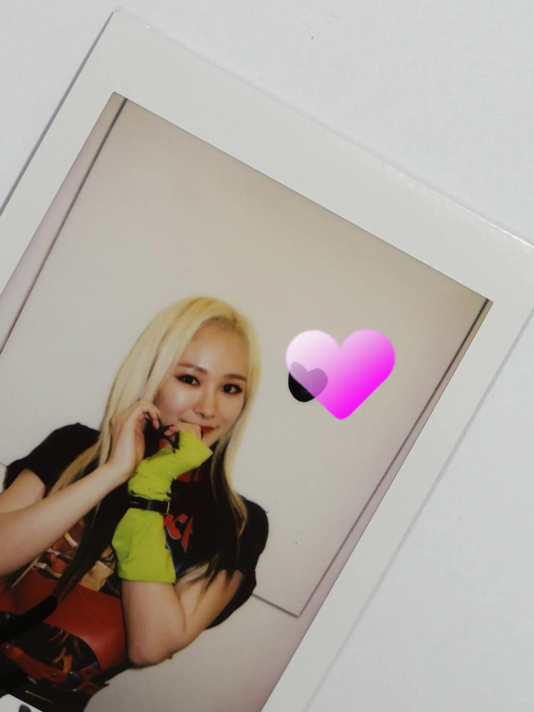 MIA (Of Everglow) 'Return of The Girl' Mia Hand Autographed
