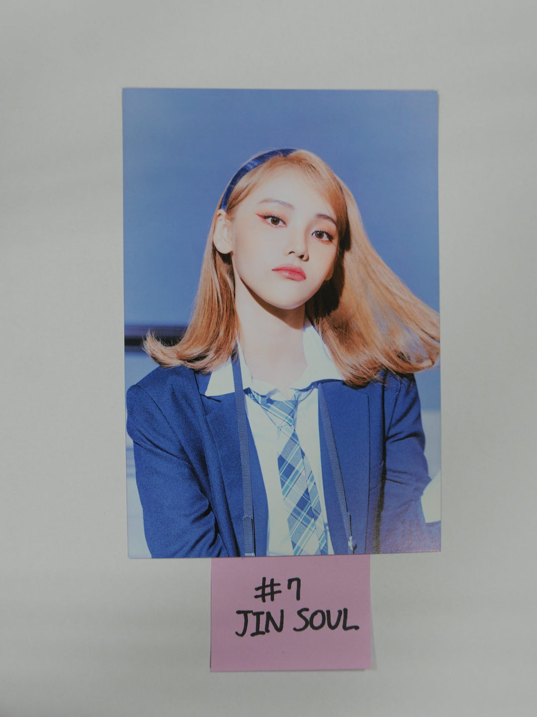 Loona Season's Greetings Orbit Member ship Pre-Order Benefit Postcard